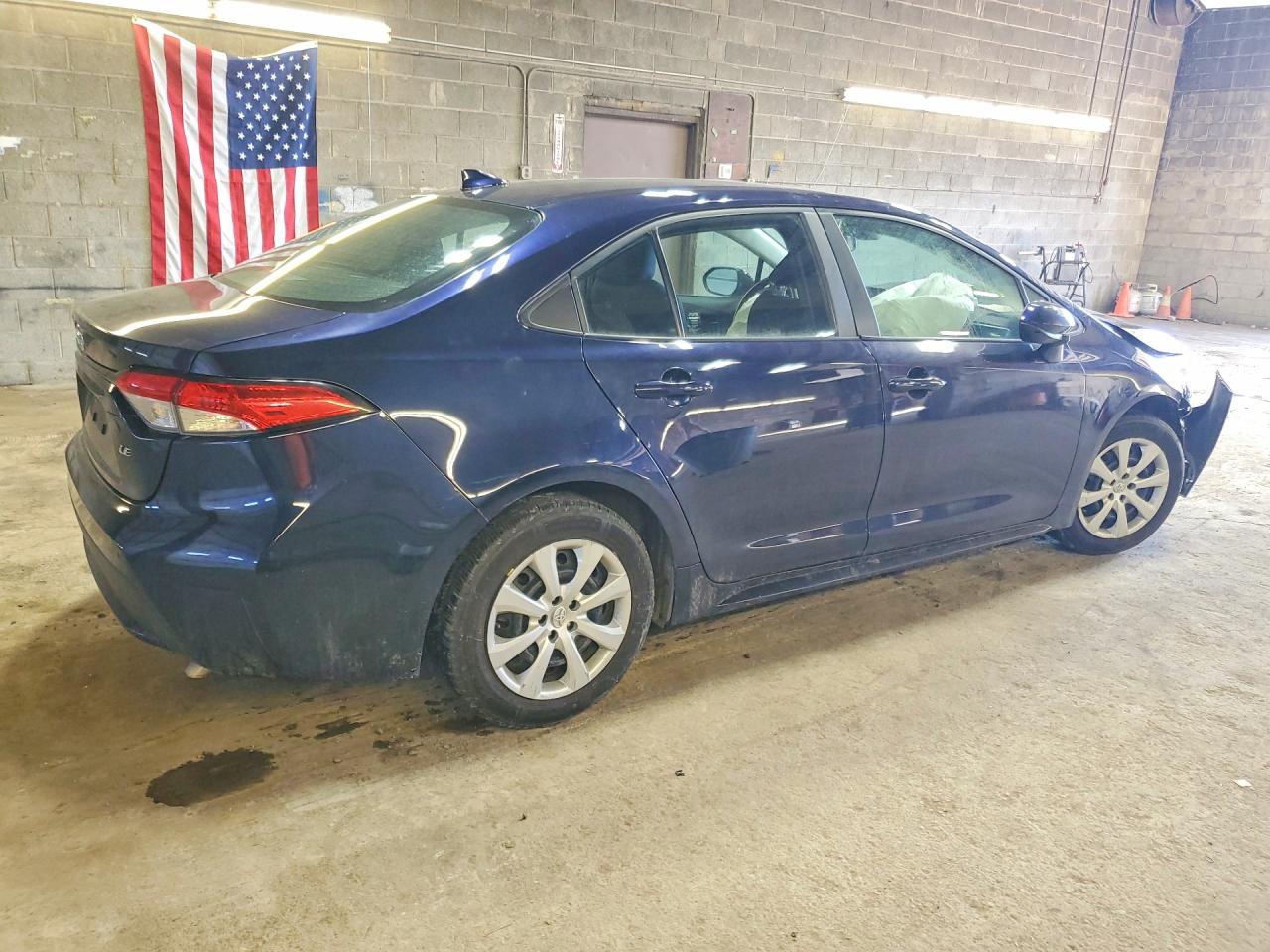 2022 Toyota Corolla Le Blue vin: 5YFEPMAE3NP345085