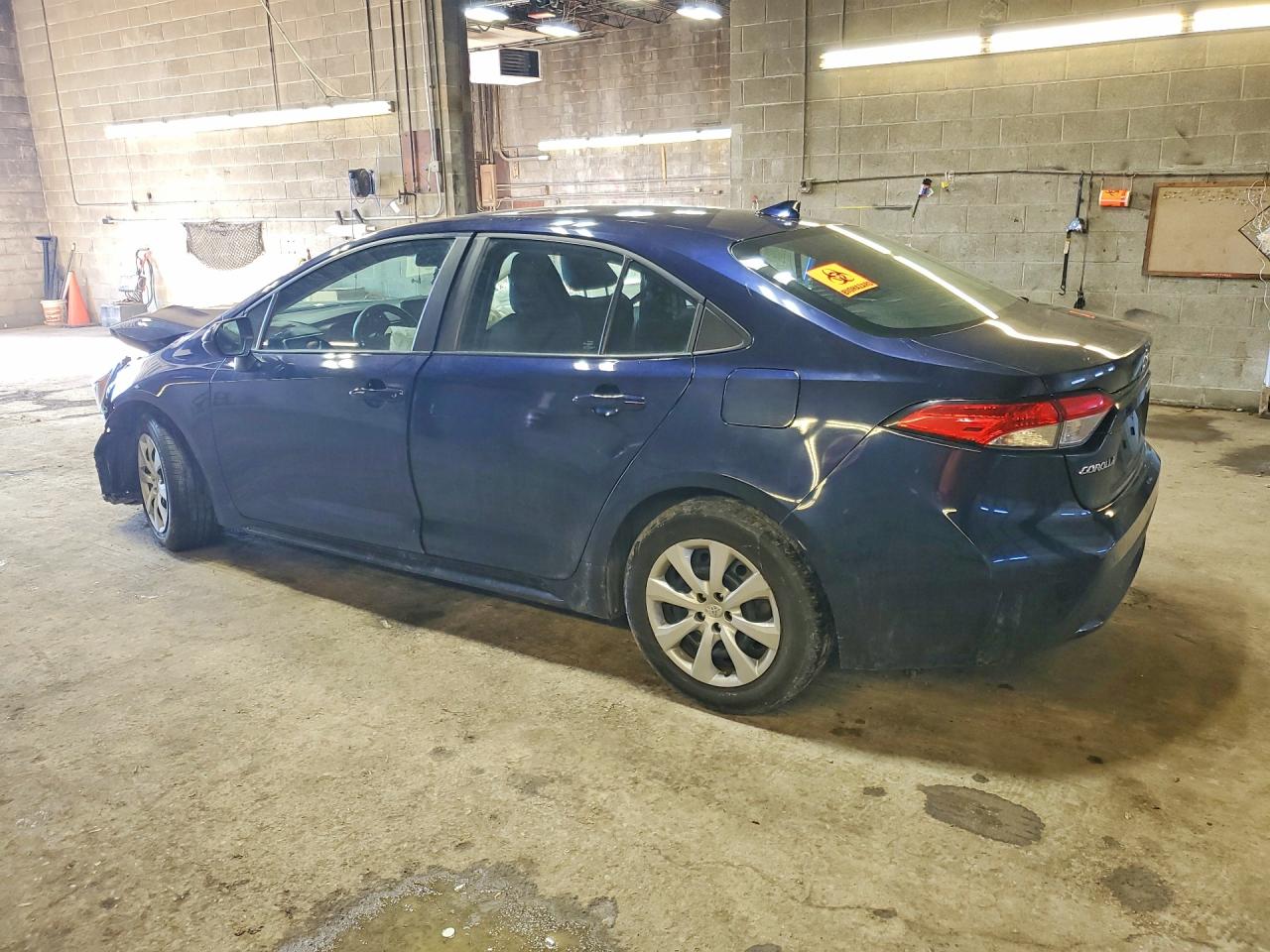 2022 Toyota Corolla Le Blue vin: 5YFEPMAE3NP345085