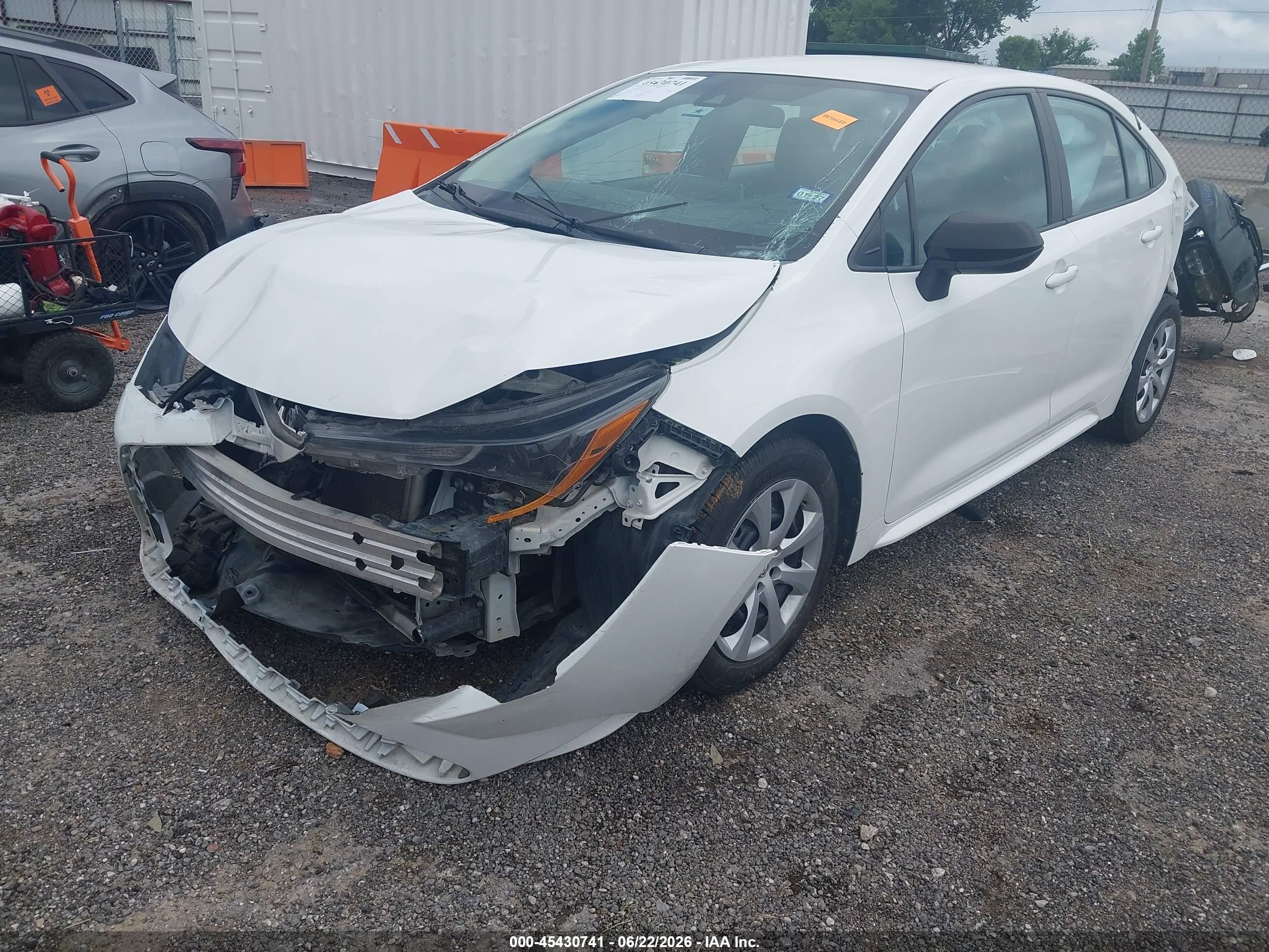 2021 Toyota Corolla Le White vin: 5YFEPMAE4MP252090