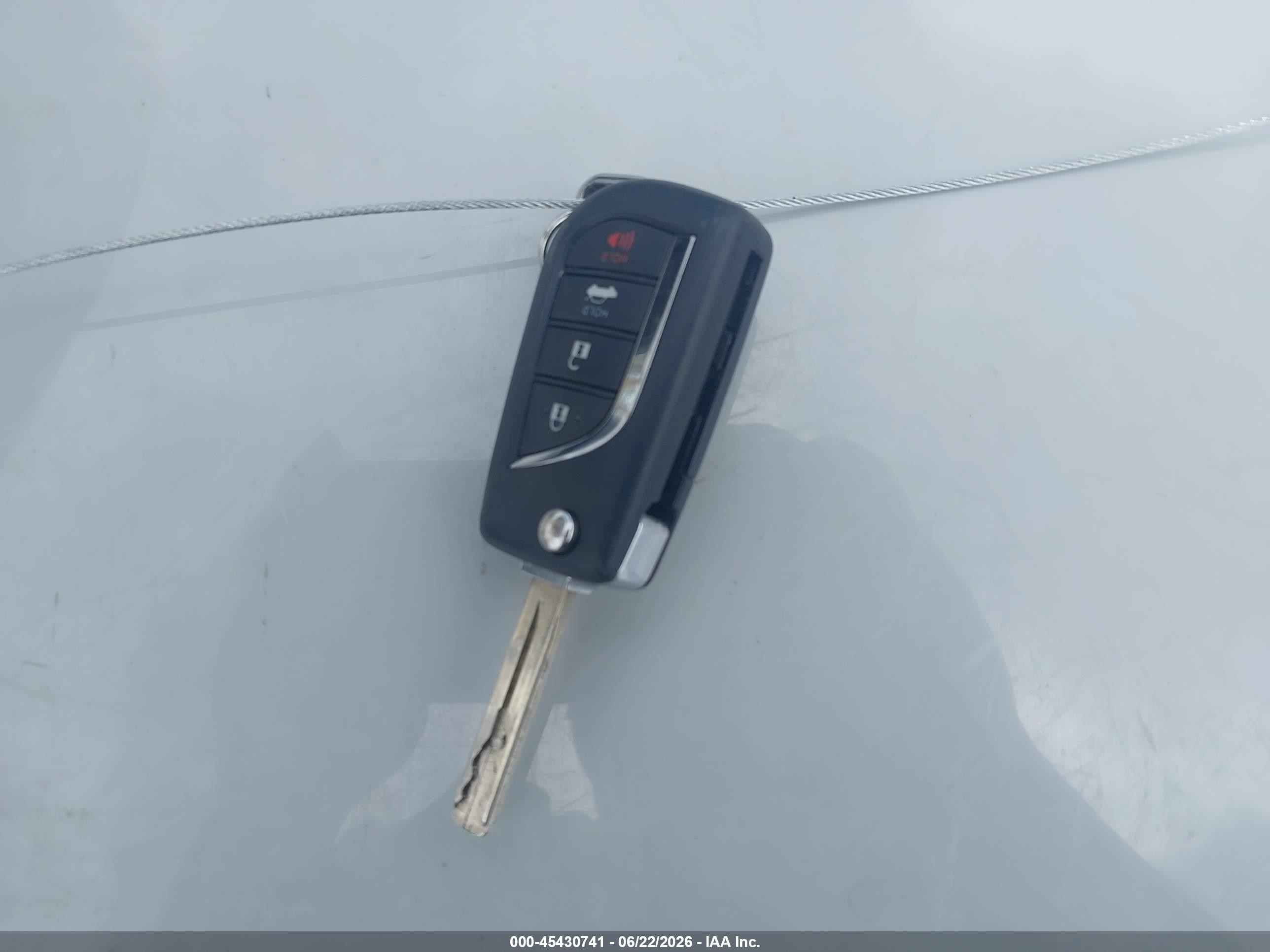 2021 Toyota Corolla Le White vin: 5YFEPMAE4MP252090