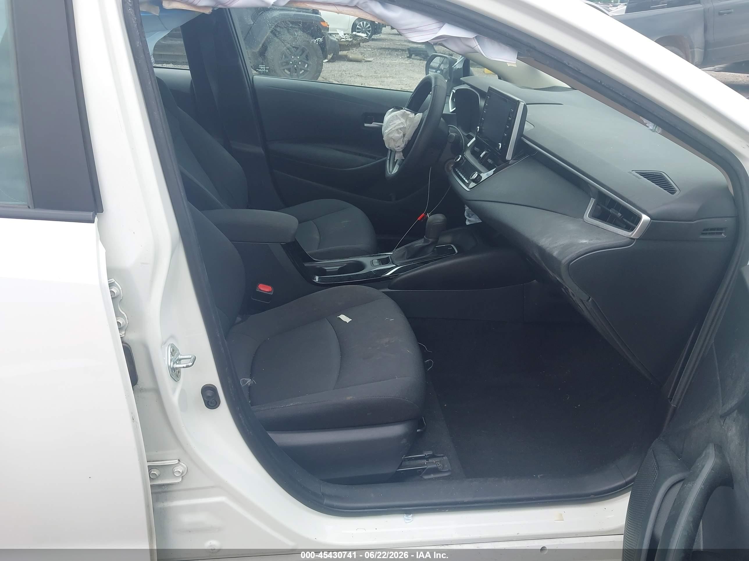 2021 Toyota Corolla Le White vin: 5YFEPMAE4MP252090