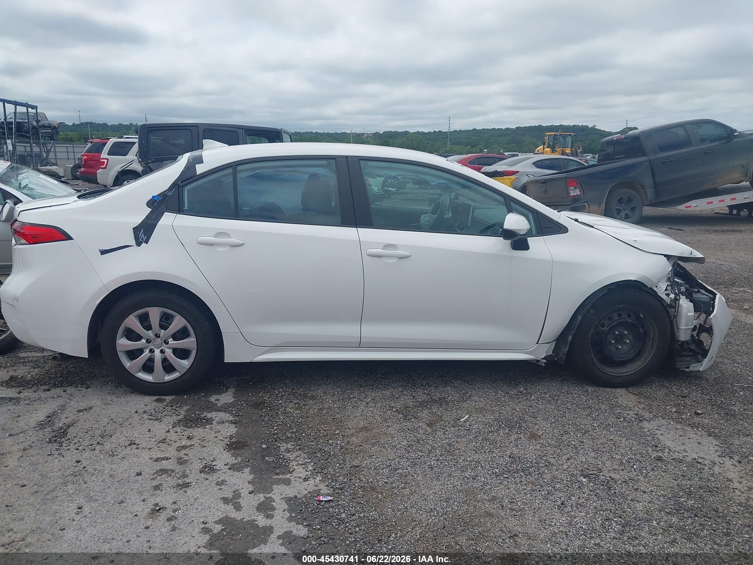 2021 Toyota Corolla Le White vin: 5YFEPMAE4MP252090
