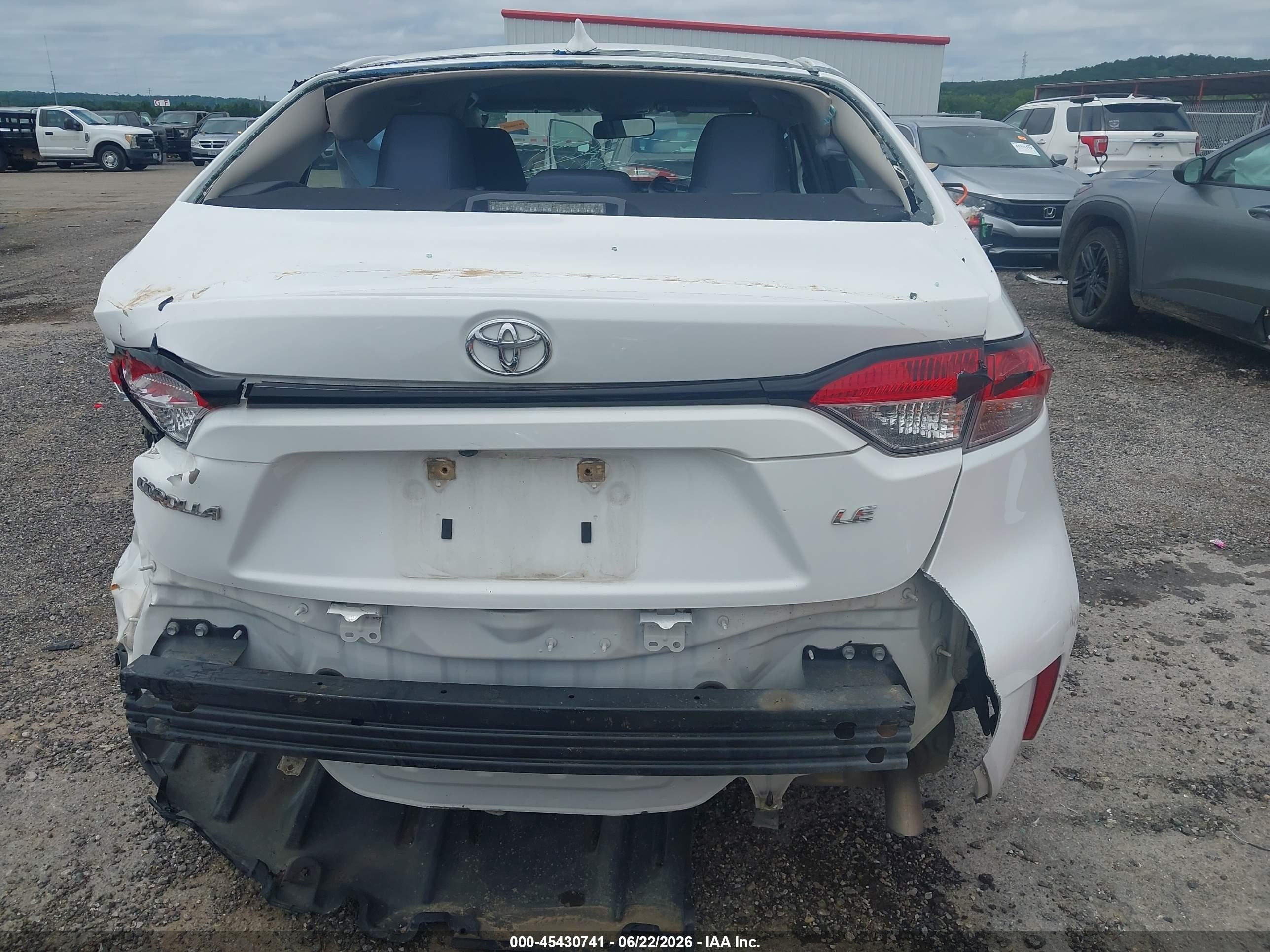 2021 Toyota Corolla Le White vin: 5YFEPMAE4MP252090