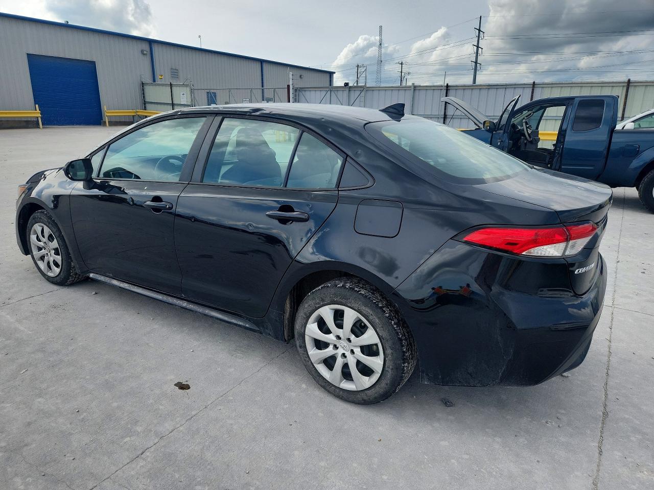 2022 Toyota Corolla Le Black vin: 5YFEPMAE4NP321586