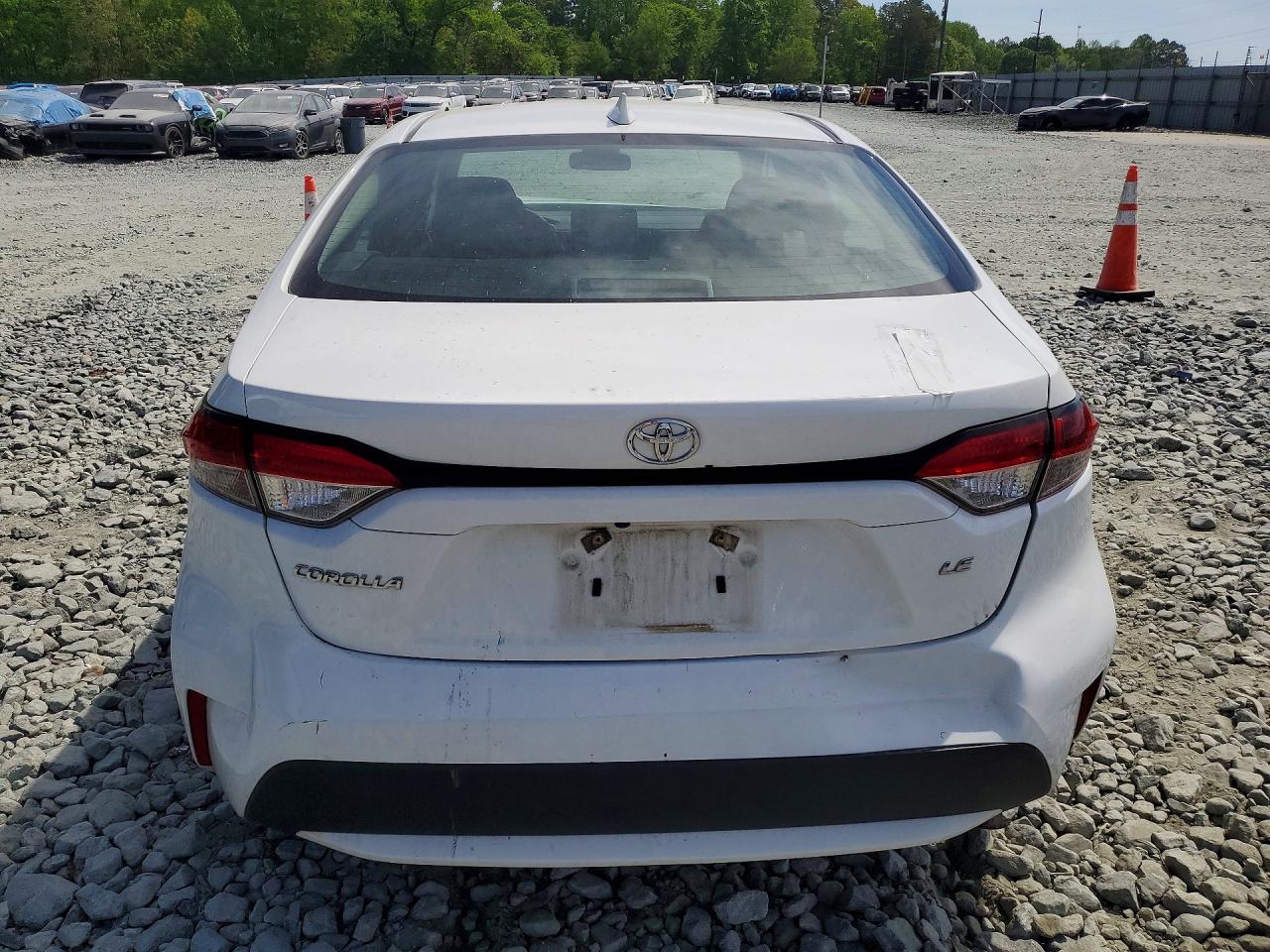 2021 Toyota Corolla Le White vin: 5YFEPMAE6MP158213