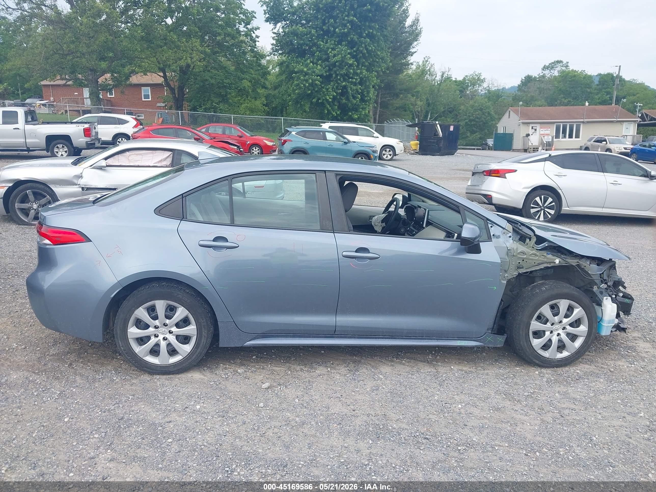 2021 Toyota Corolla Le Blue vin: 5YFEPMAE6MP213954