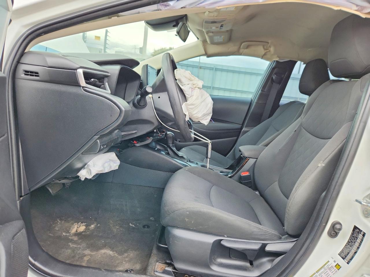2022 Toyota Corolla Le White vin: 5YFEPMAE6NP273475