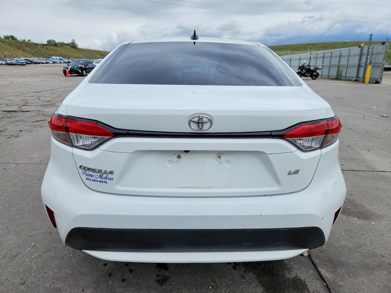 2022 Toyota Corolla Le White vin: 5YFEPMAE6NP273475