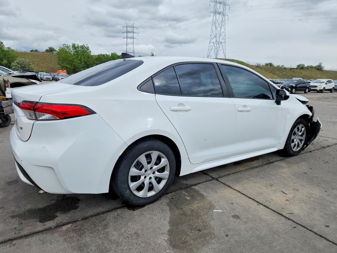 2022 Toyota Corolla Le White vin: 5YFEPMAE6NP273475