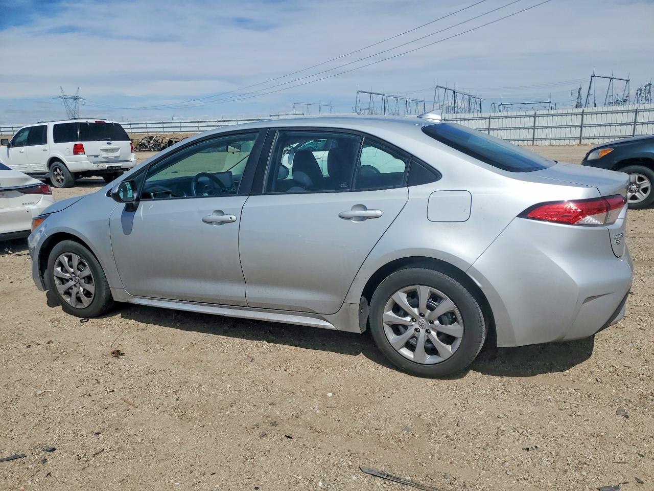 2022 Toyota Corolla Le Silver vin: 5YFEPMAE6NP333626