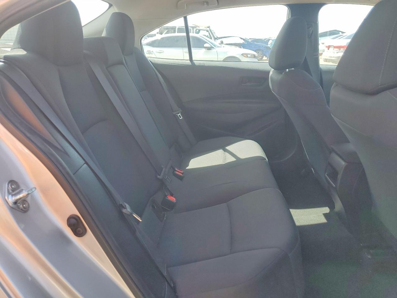 2022 Toyota Corolla Le Silver vin: 5YFEPMAE6NP333626