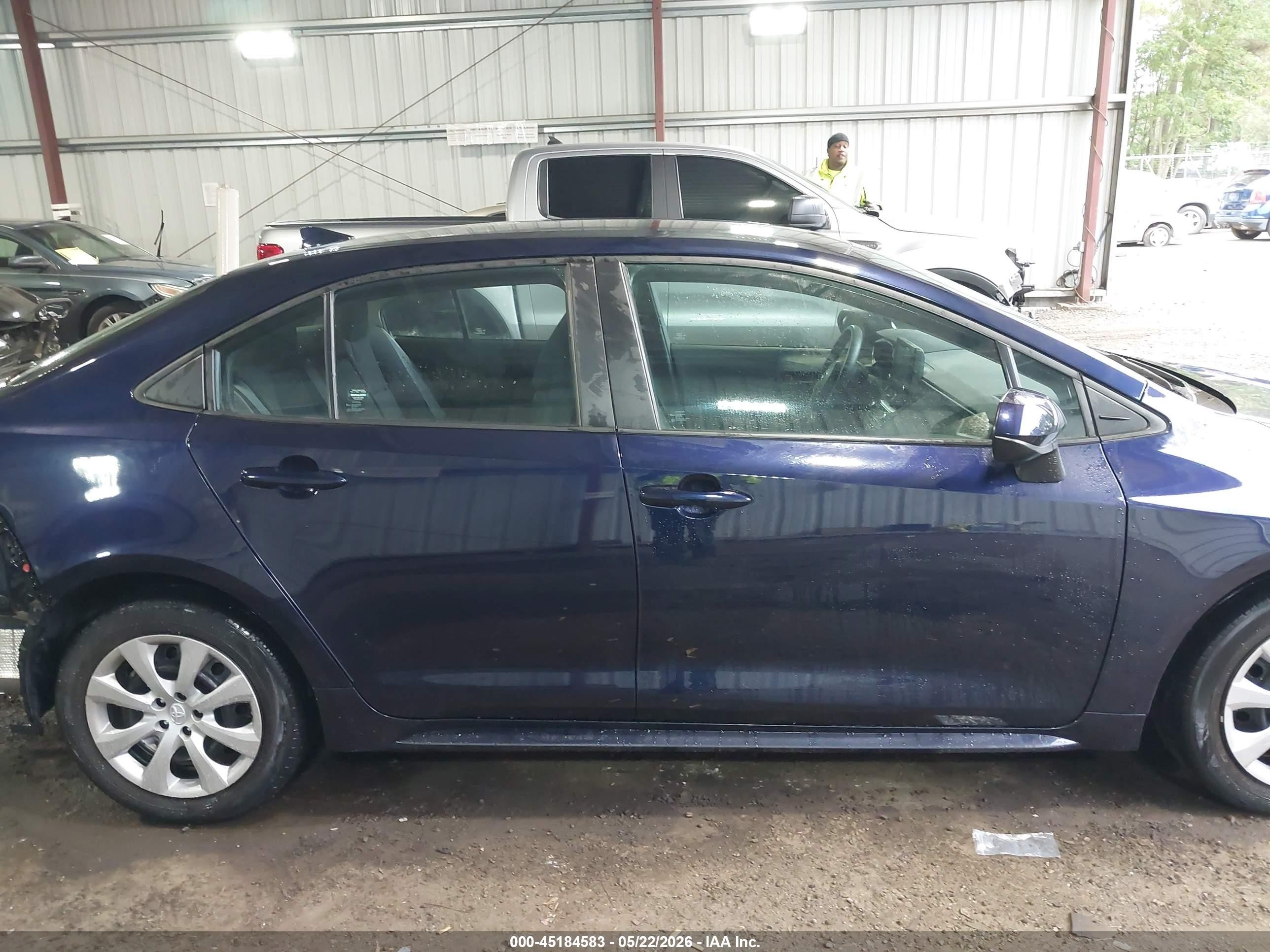 2022 Toyota Corolla Le Blue vin: 5YFEPMAE6NP340608