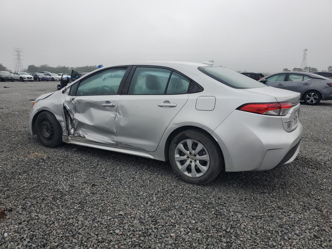 2021 Toyota Corolla Le Silver vin: 5YFEPMAE7MP166840