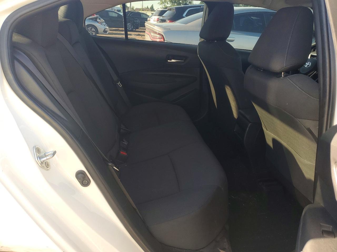 2021 Toyota Corolla Le White vin: 5YFEPMAE7MP232979