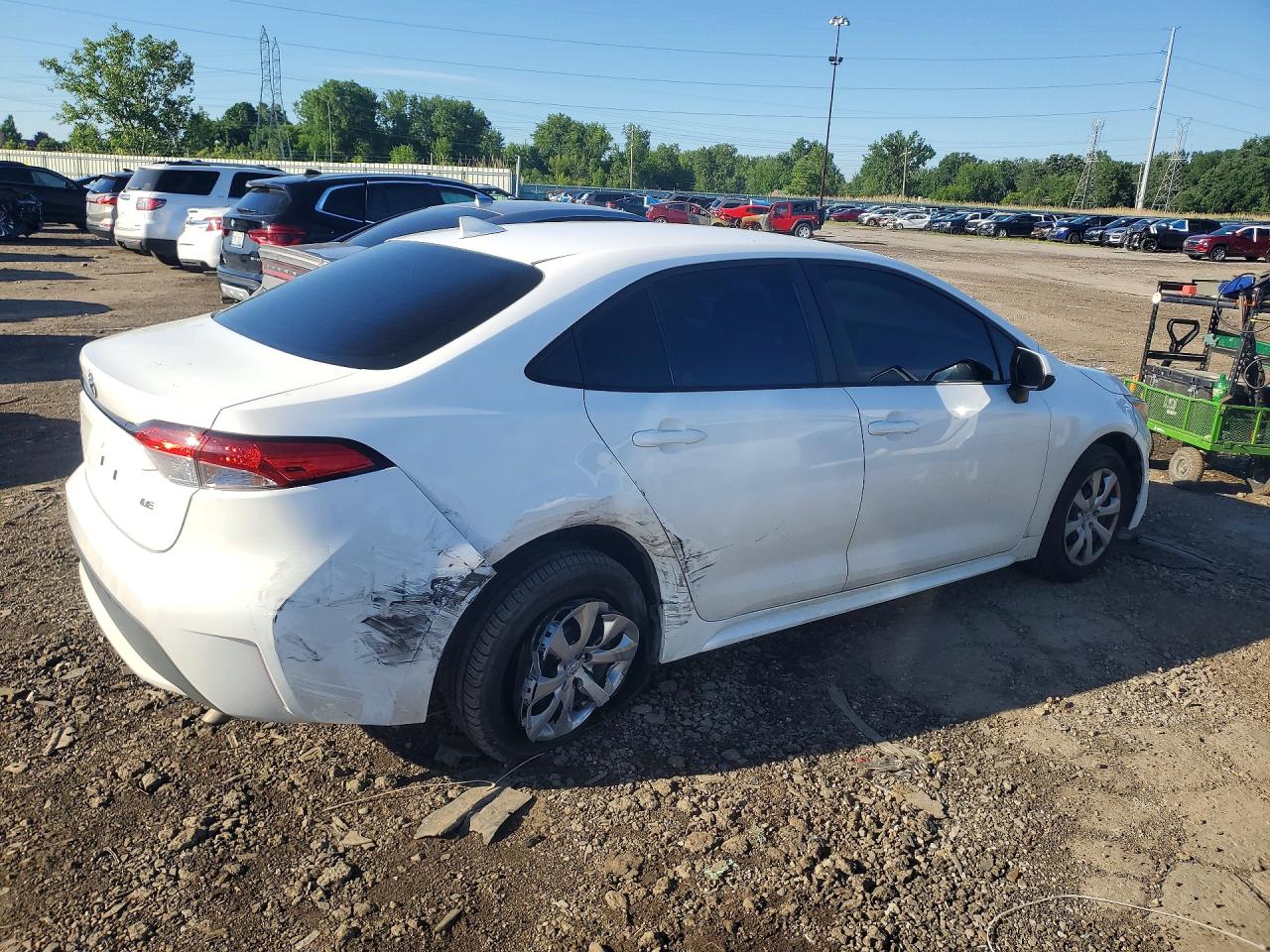 2021 Toyota Corolla Le White vin: 5YFEPMAE7MP232979
