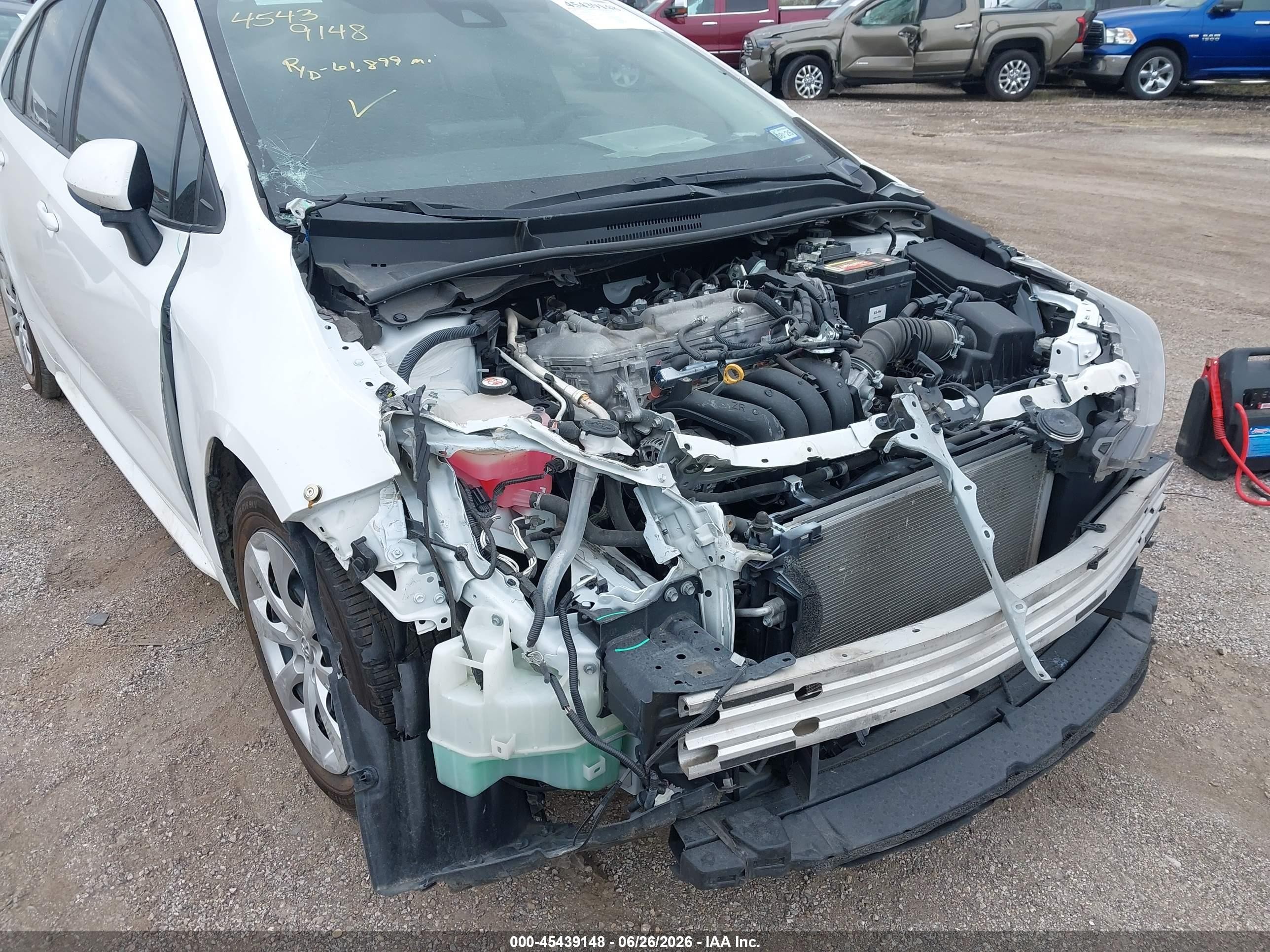 2022 Toyota Corolla Le White vin: 5YFEPMAE7NP275705