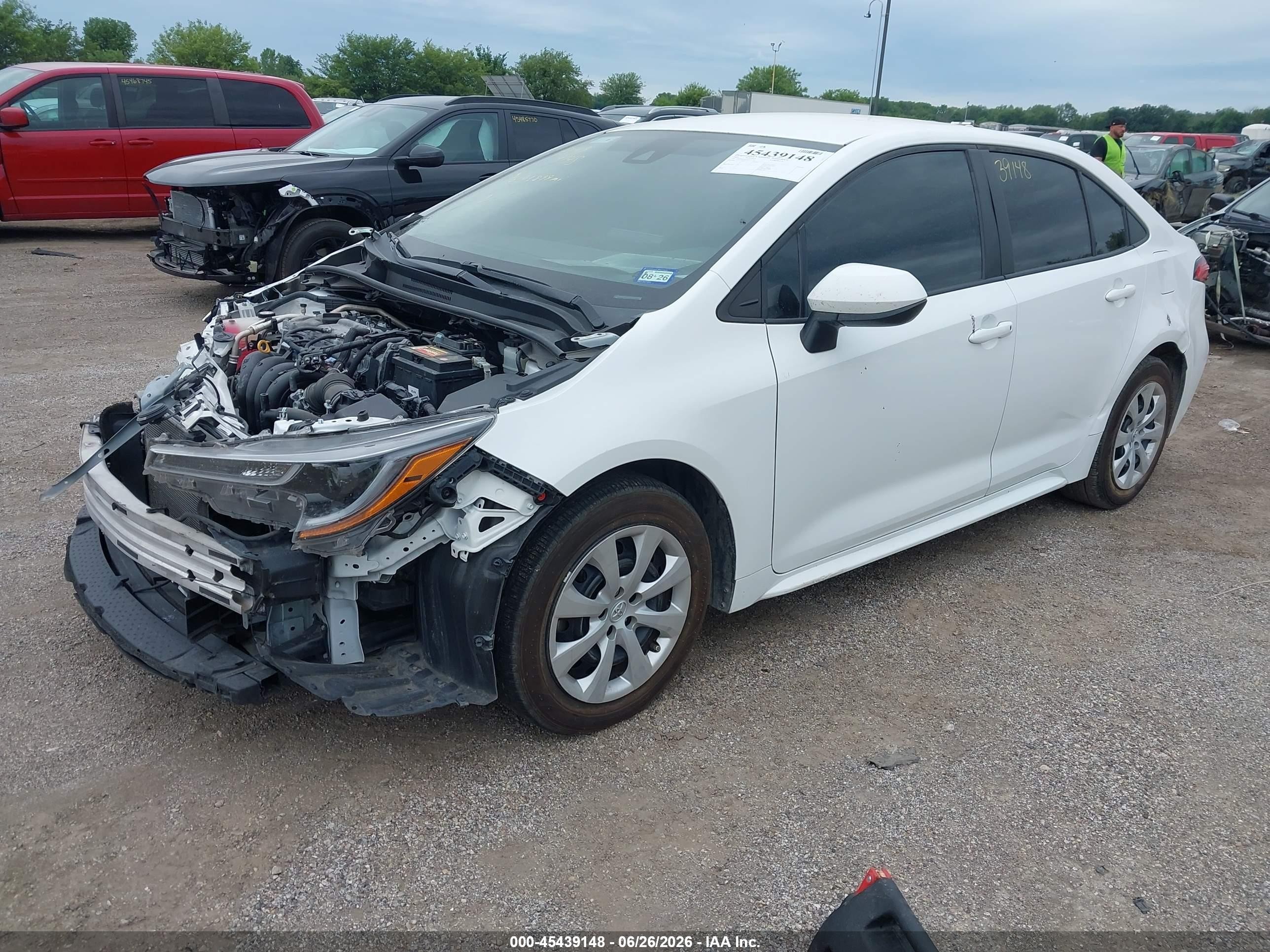 2022 Toyota Corolla Le White vin: 5YFEPMAE7NP275705