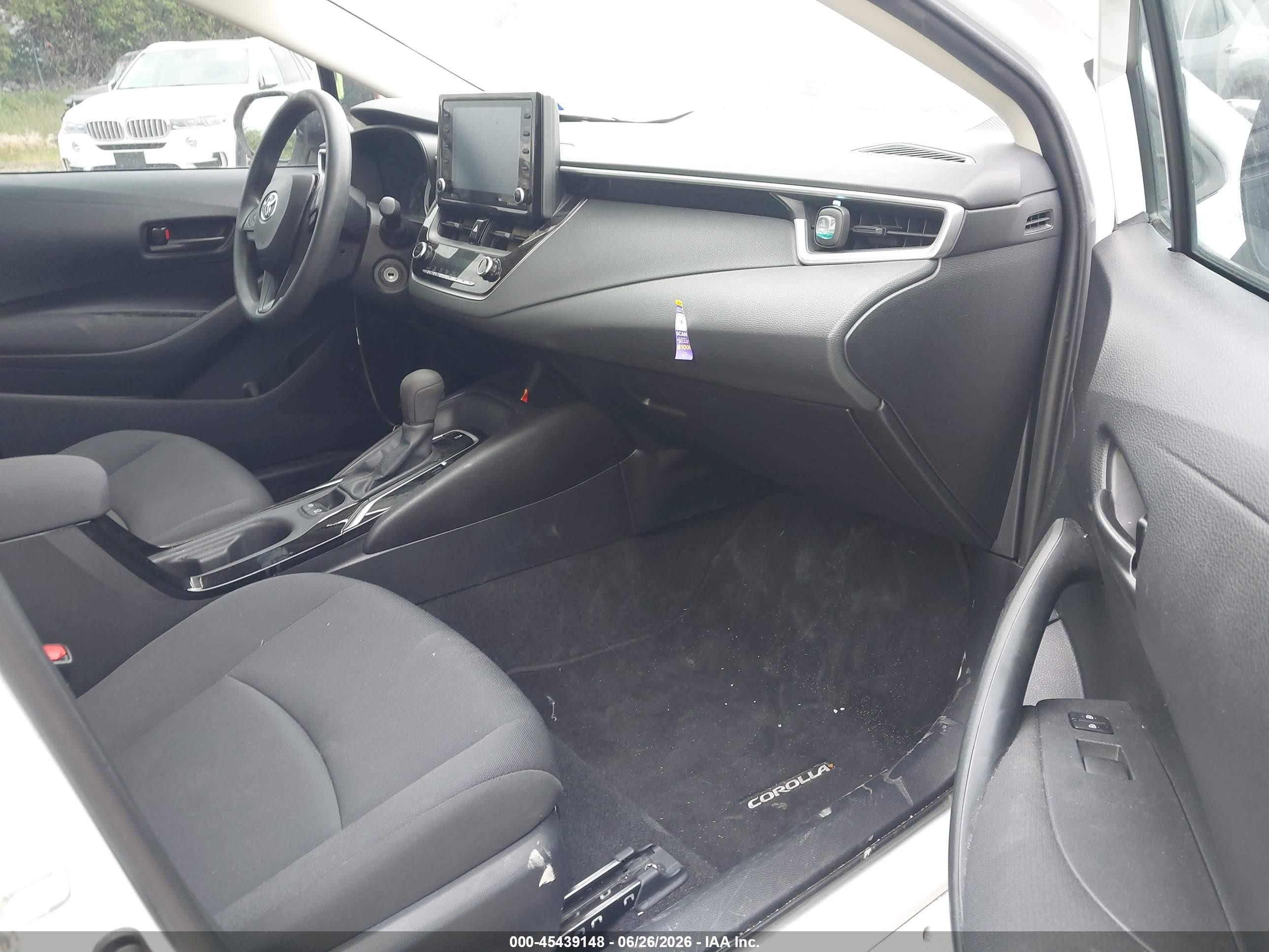 2022 Toyota Corolla Le White vin: 5YFEPMAE7NP275705