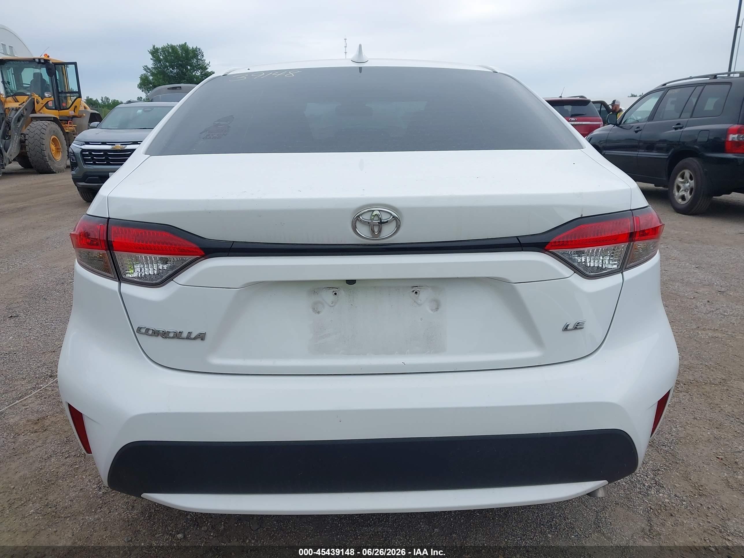 2022 Toyota Corolla Le White vin: 5YFEPMAE7NP275705