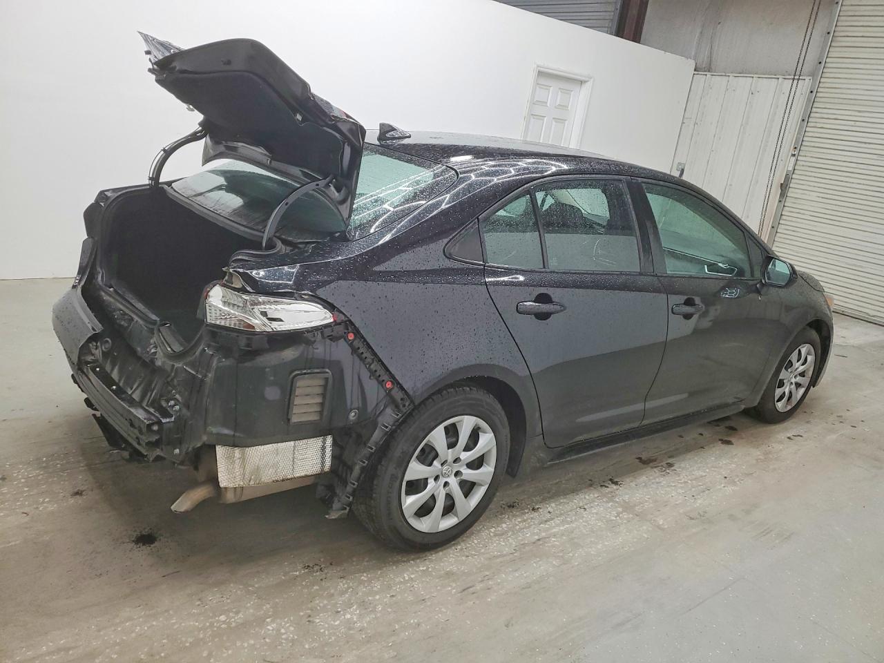 2022 Toyota Corolla Le Black vin: 5YFEPMAE7NP297123