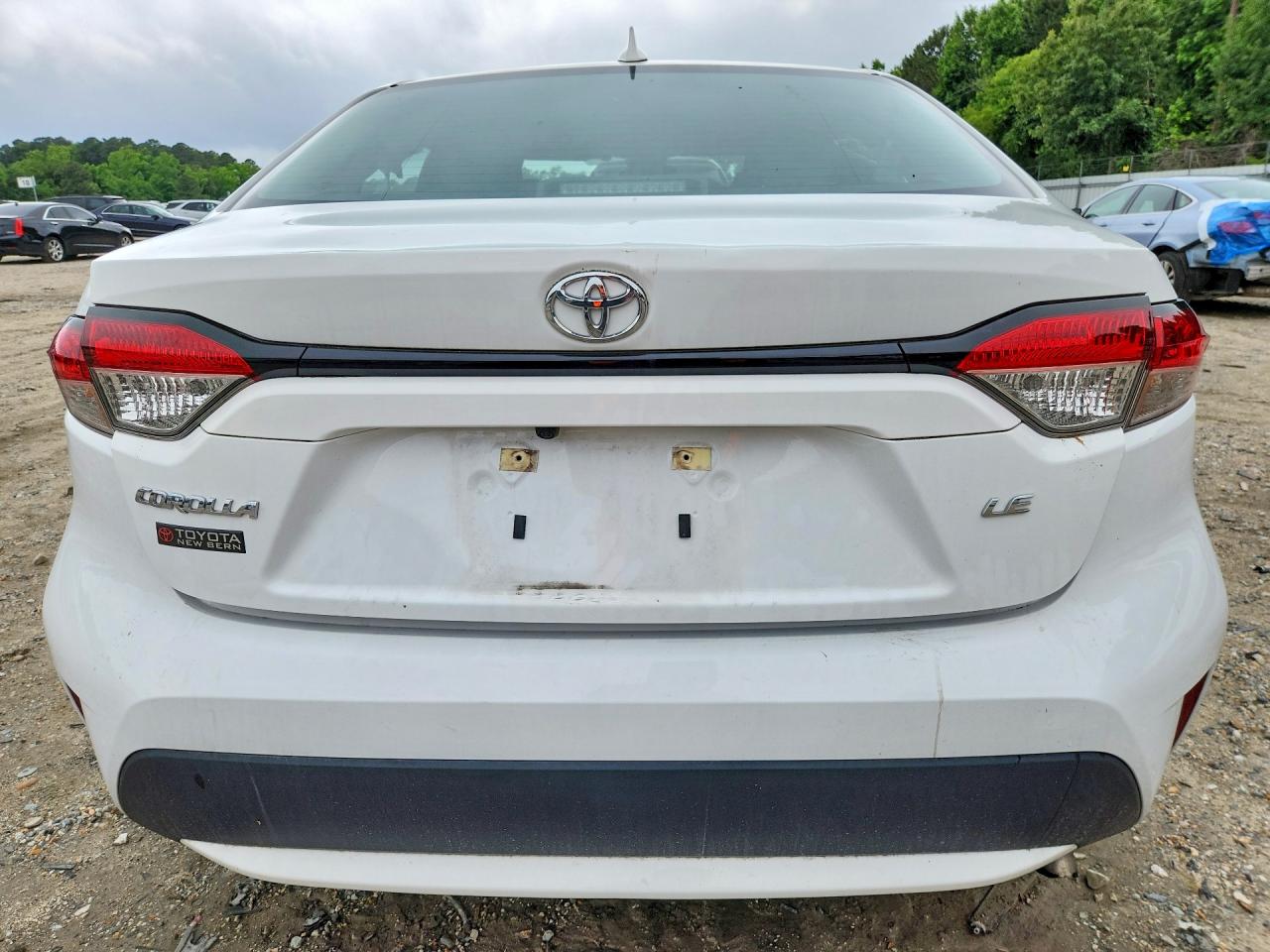 2022 Toyota Corolla Le White vin: 5YFEPMAE8NP352341