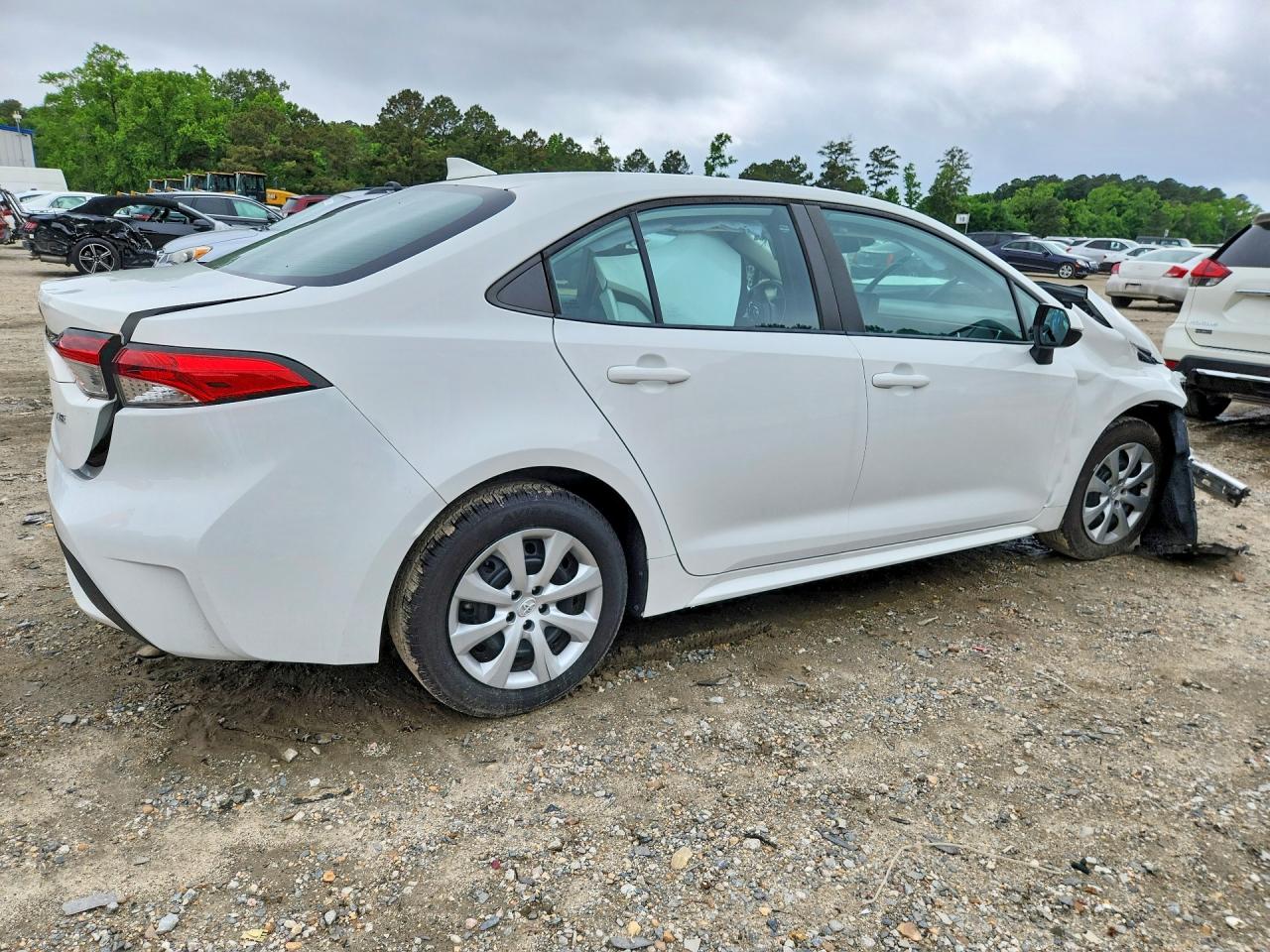 2022 Toyota Corolla Le White vin: 5YFEPMAE8NP352341
