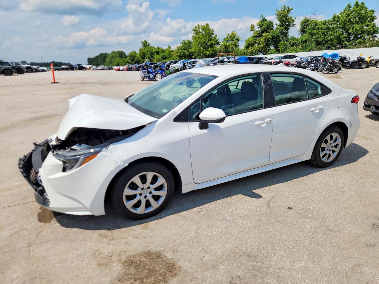 2021 Toyota Corolla Le White vin: 5YFEPMAE9MP160053