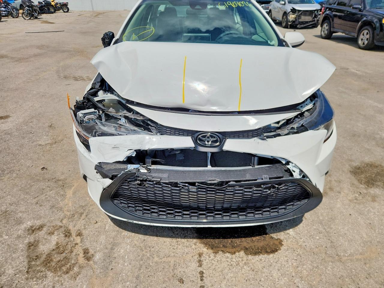 2021 Toyota Corolla Le White vin: 5YFEPMAE9MP160053