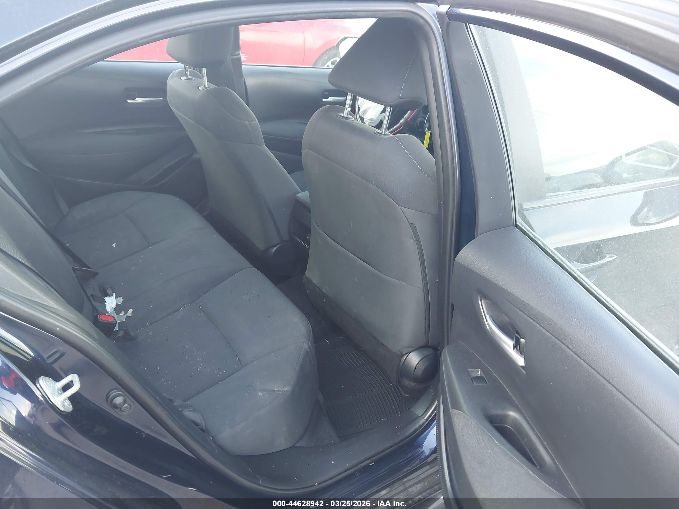 2021 Toyota Corolla Le Синий vin: 5YFEPMAE9MP185034