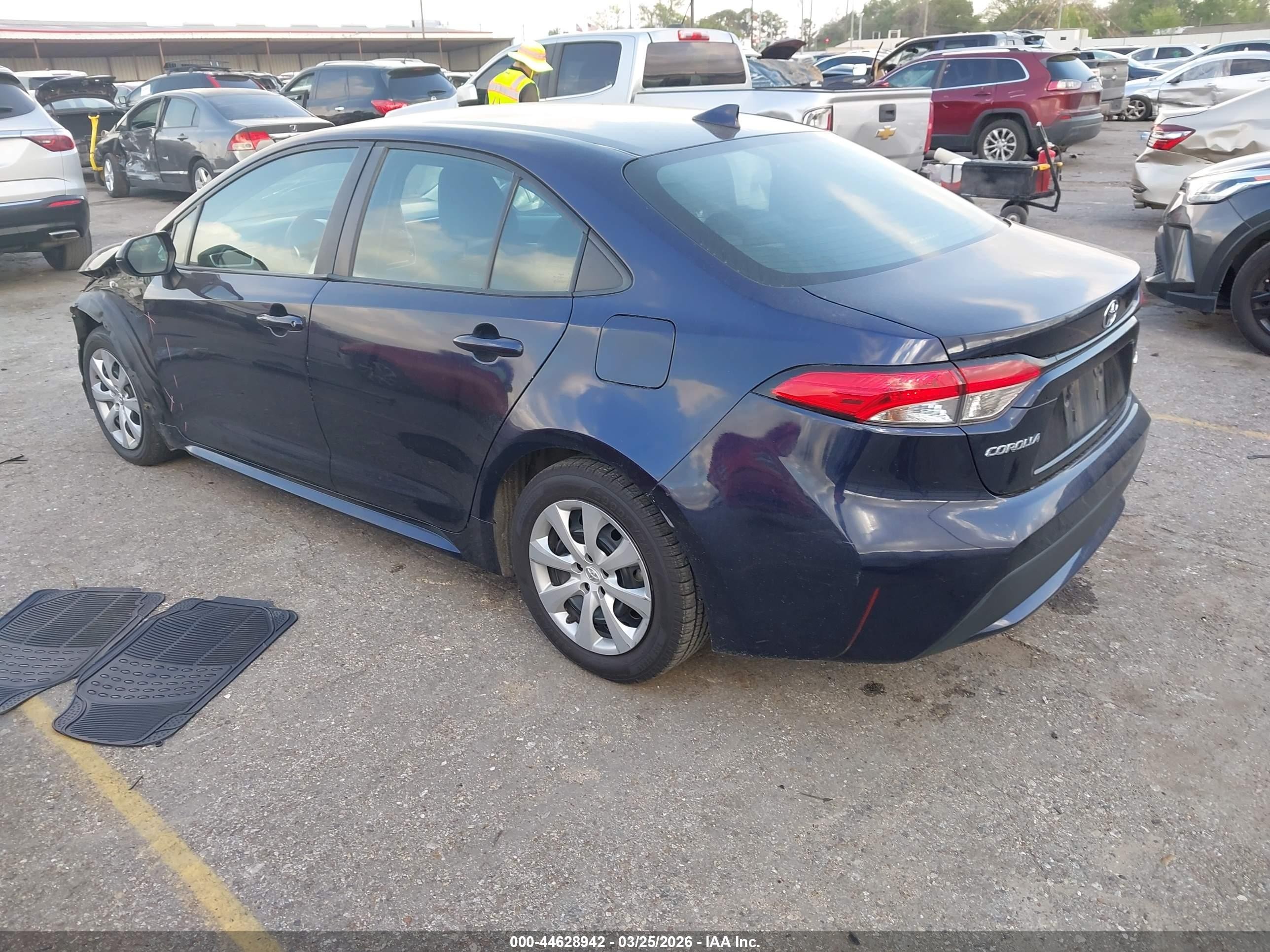 2021 Toyota Corolla Le Синий vin: 5YFEPMAE9MP185034