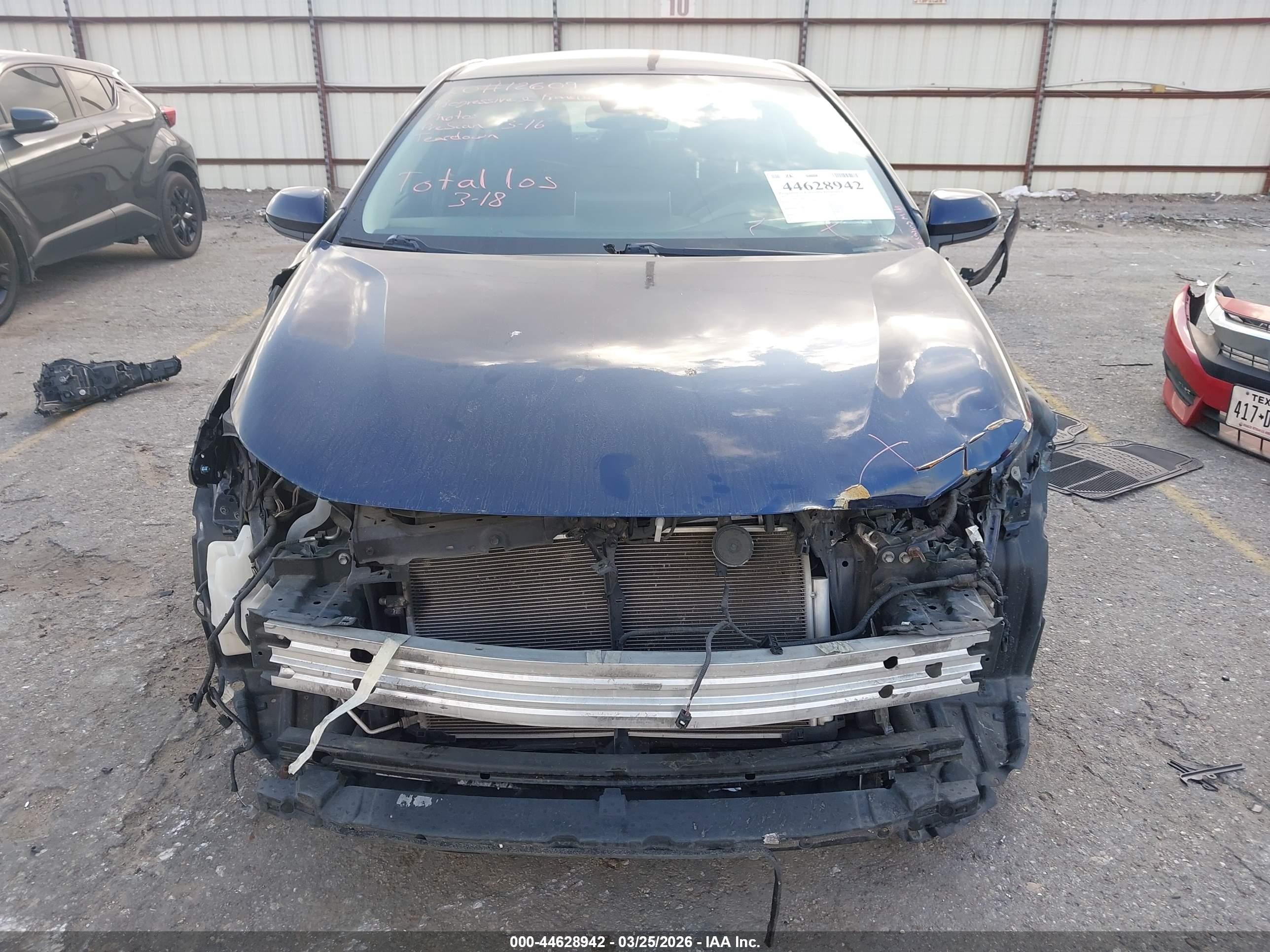2021 Toyota Corolla Le Синий vin: 5YFEPMAE9MP185034
