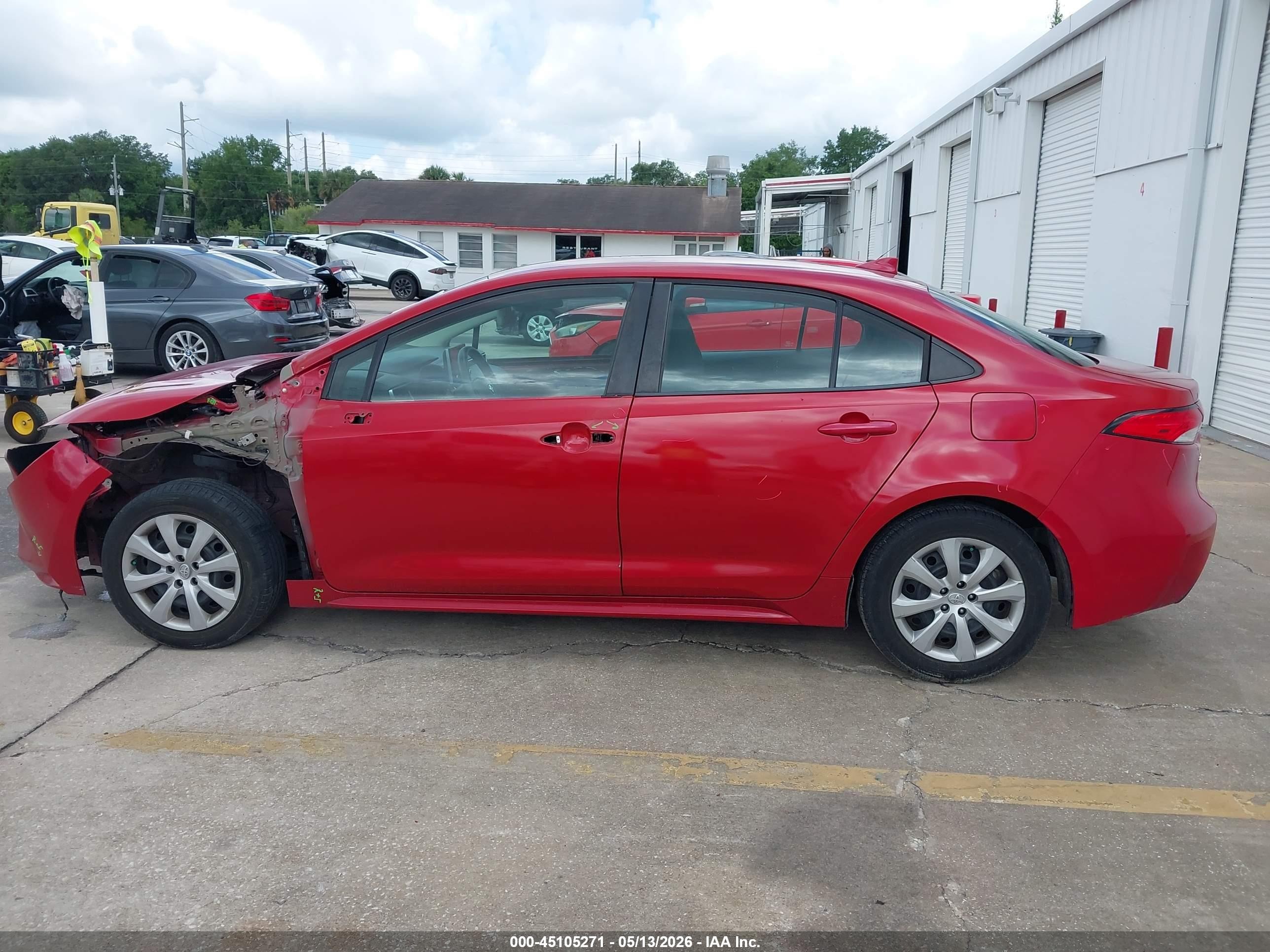 2021 Toyota Corolla Le Red vin: 5YFEPMAE9MP201281