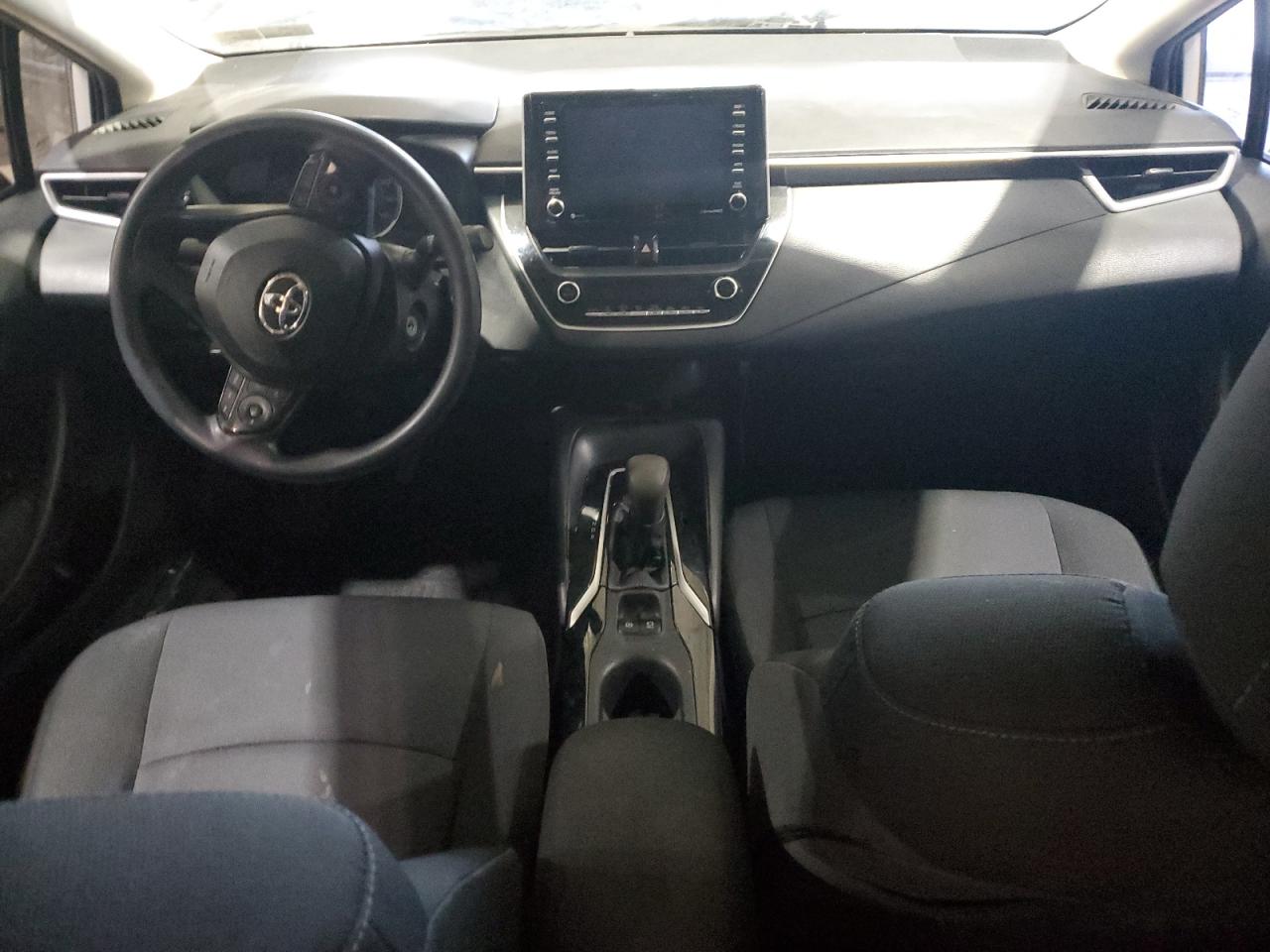 2021 Toyota Corolla Le Silver vin: 5YFEPMAE9MP260833