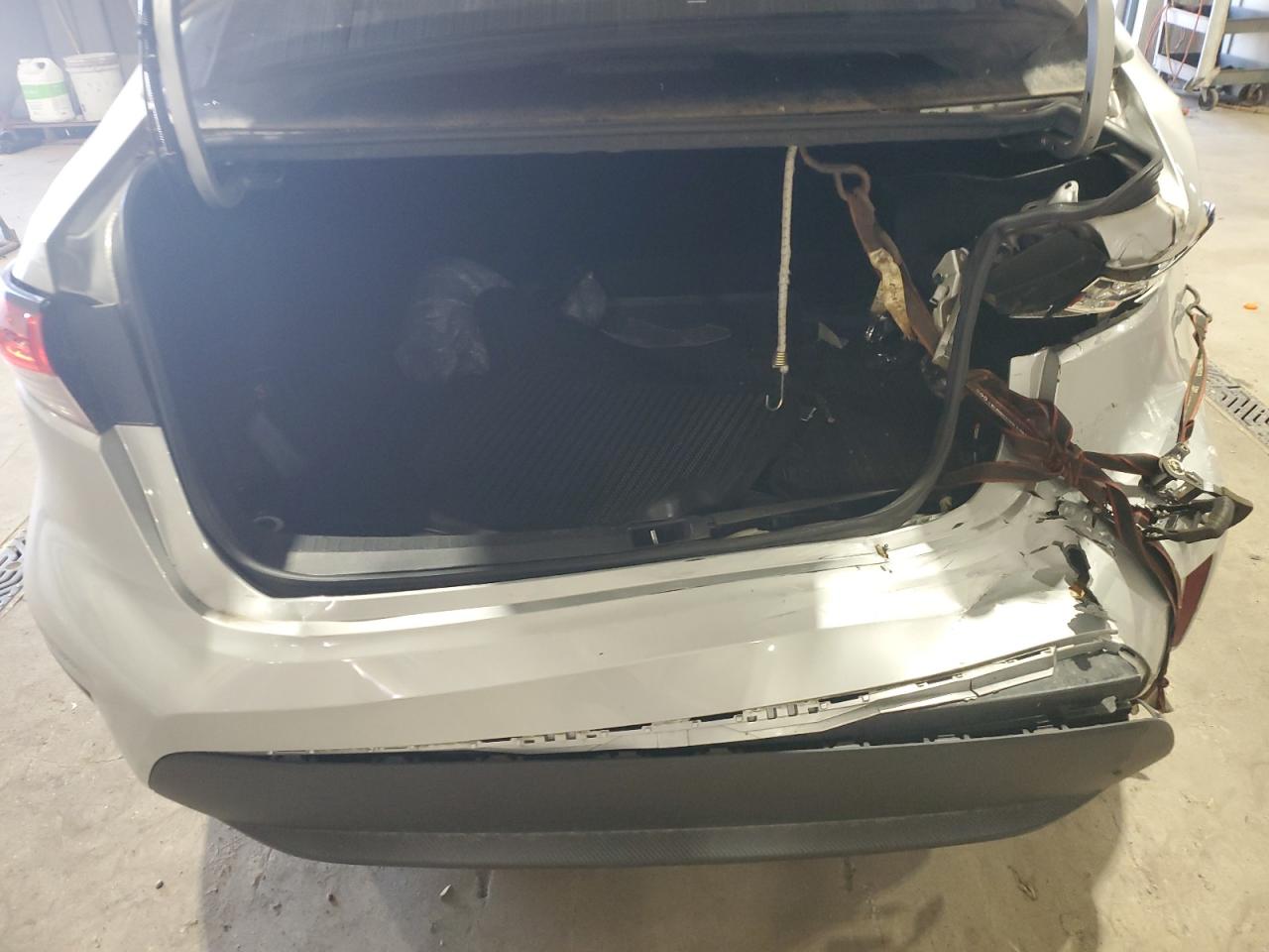2021 Toyota Corolla Le Silver vin: 5YFEPMAE9MP260833 Damage: Right Tail Light, Broken, Replacement Required