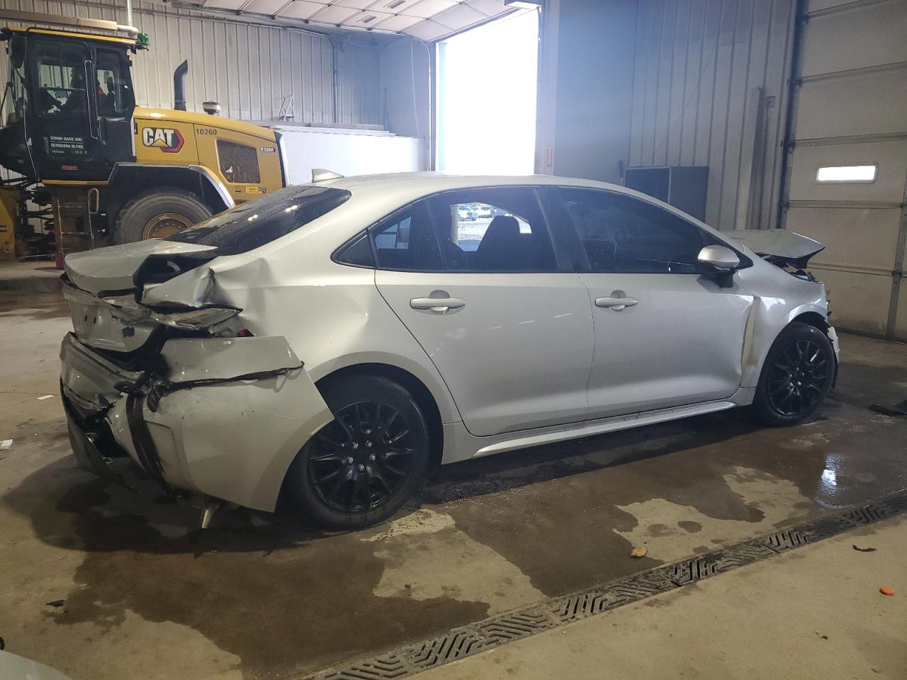 2021 Toyota Corolla Le Silver vin: 5YFEPMAE9MP260833 Damage: Right Qtr Panel, Severe Damage, Replacement Required