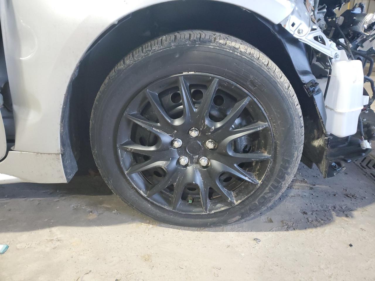 2021 Toyota Corolla Le Silver vin: 5YFEPMAE9MP260833 Damage: Right Front Wheel Cover, Curb Rash, > 12 Inches
