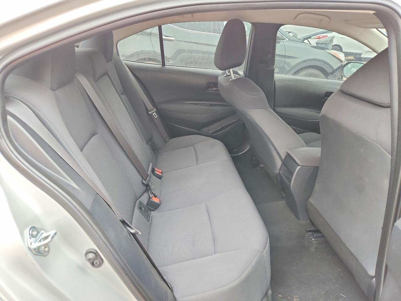 2022 Toyota Corolla Le Silver vin: 5YFEPMAE9NP299729
