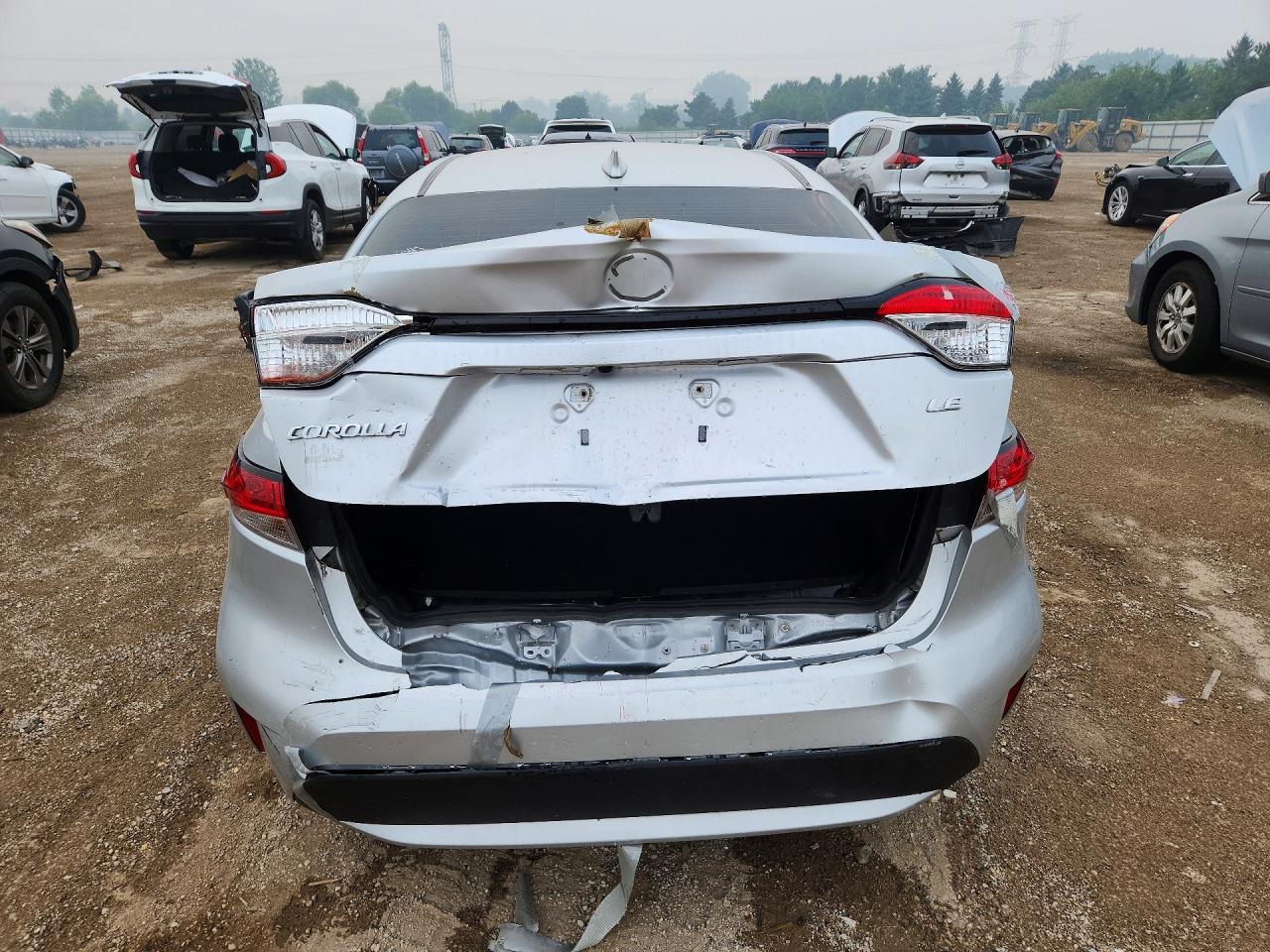 2022 Toyota Corolla Le Silver vin: 5YFEPMAE9NP299729