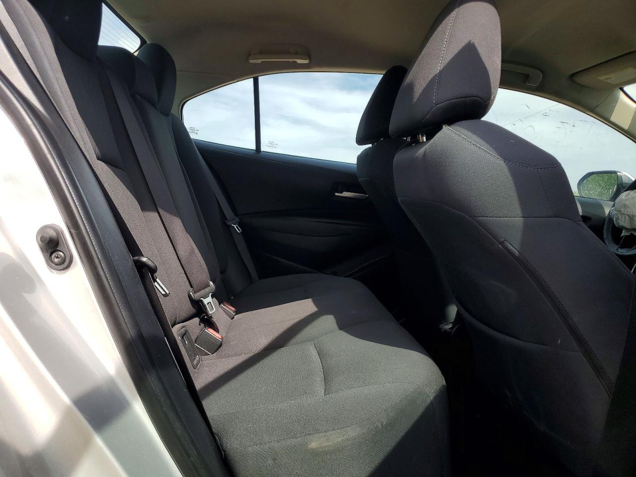 2020 Toyota Corolla Le Gray vin: 5YFEPRAE0LP086601
