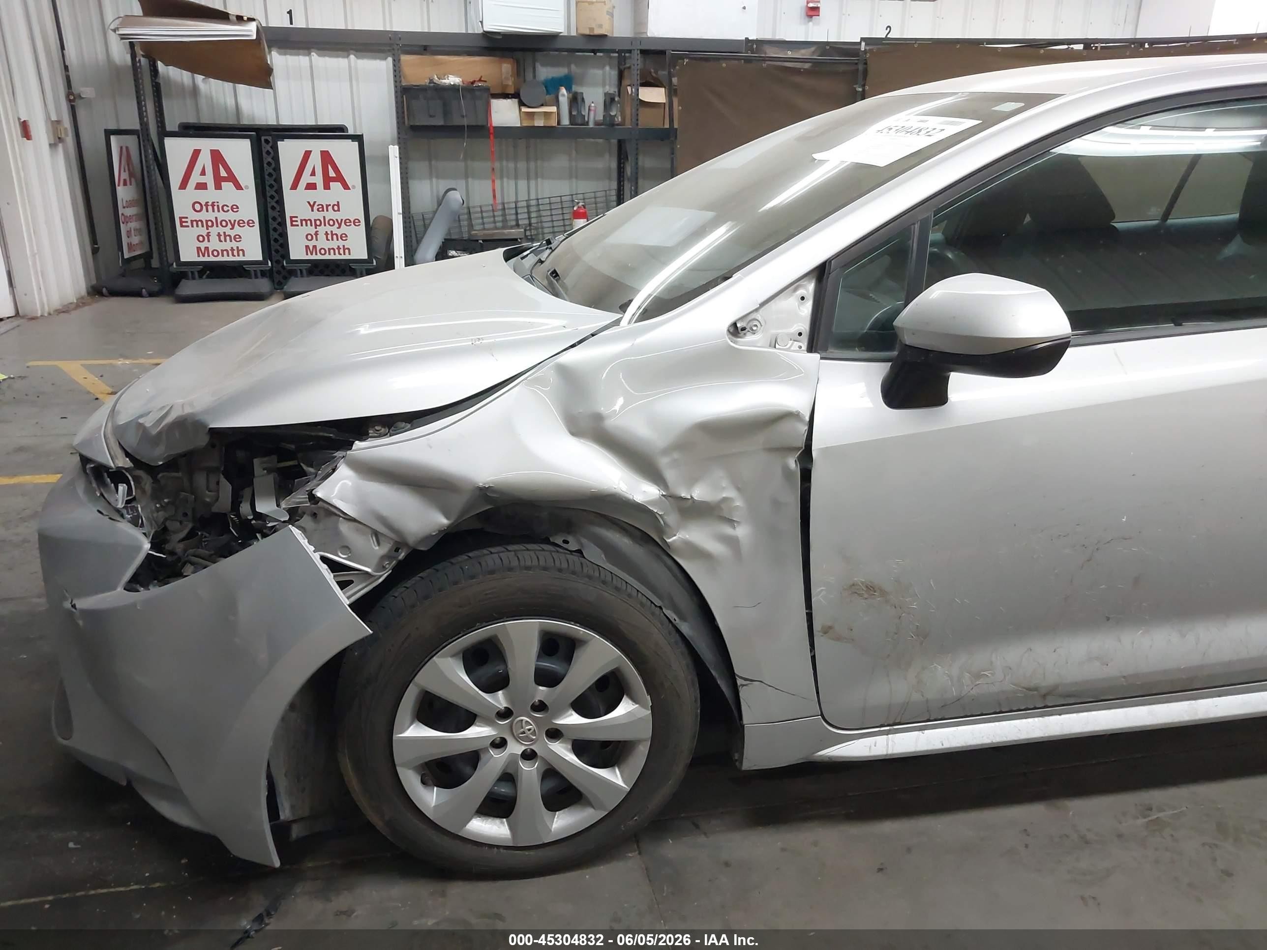 2020 Toyota Corolla Le Silver vin: 5YFEPRAE2LP005419