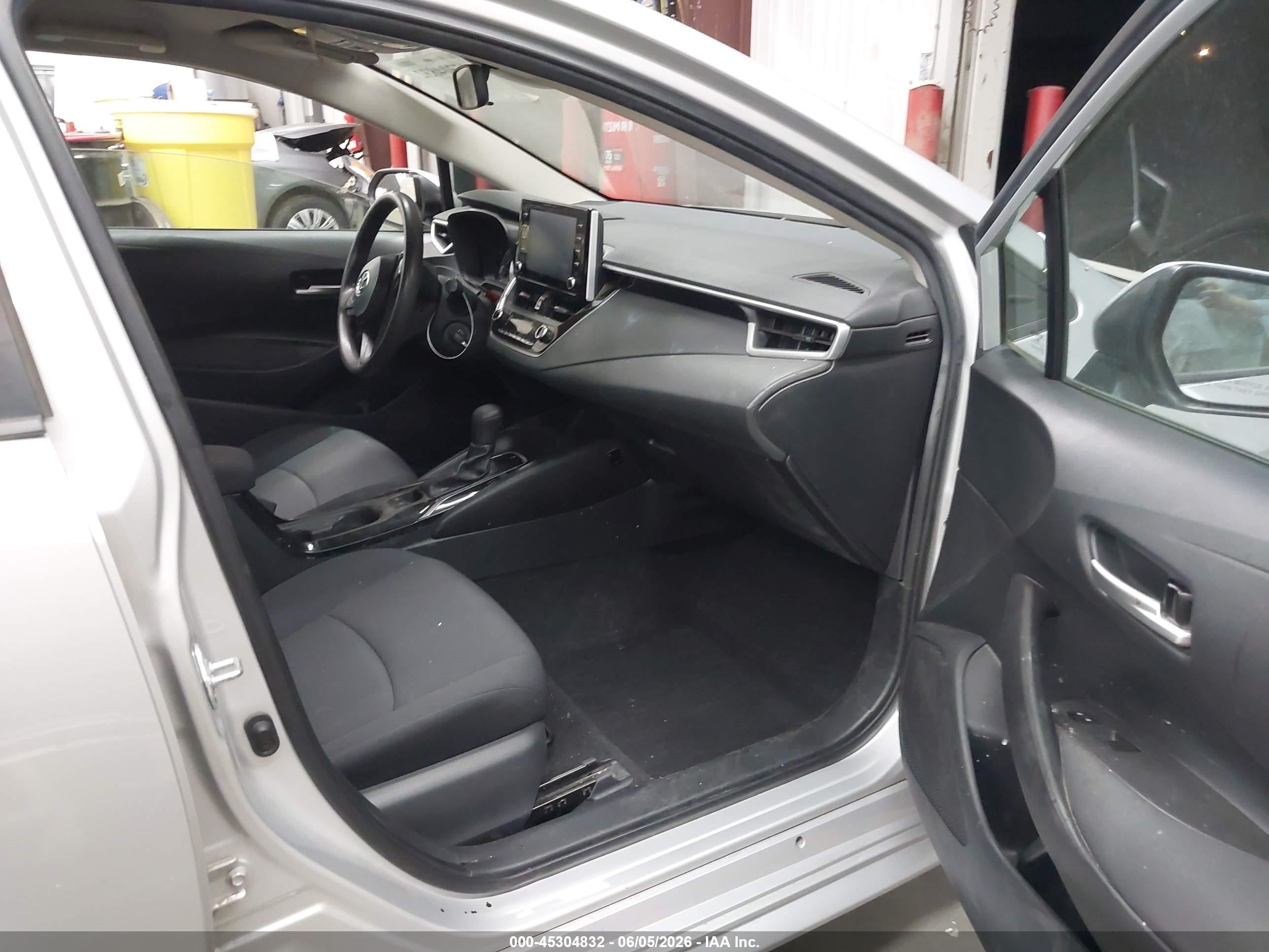 2020 Toyota Corolla Le Silver vin: 5YFEPRAE2LP005419