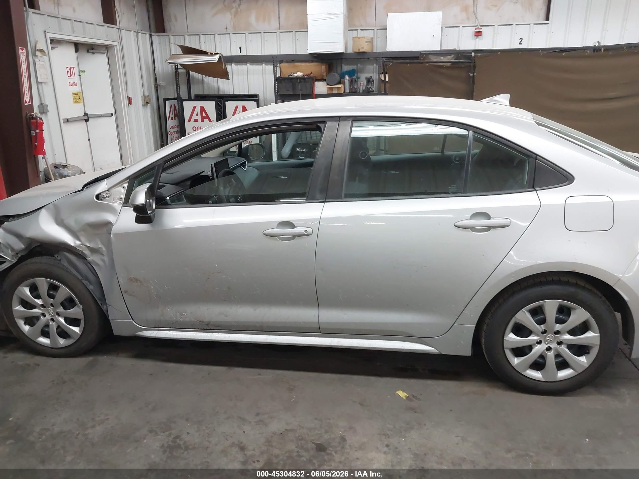 2020 Toyota Corolla Le Silver vin: 5YFEPRAE2LP005419