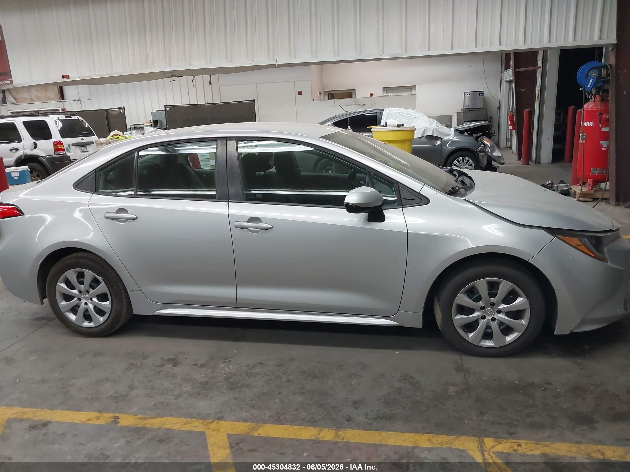 2020 Toyota Corolla Le Silver vin: 5YFEPRAE2LP005419