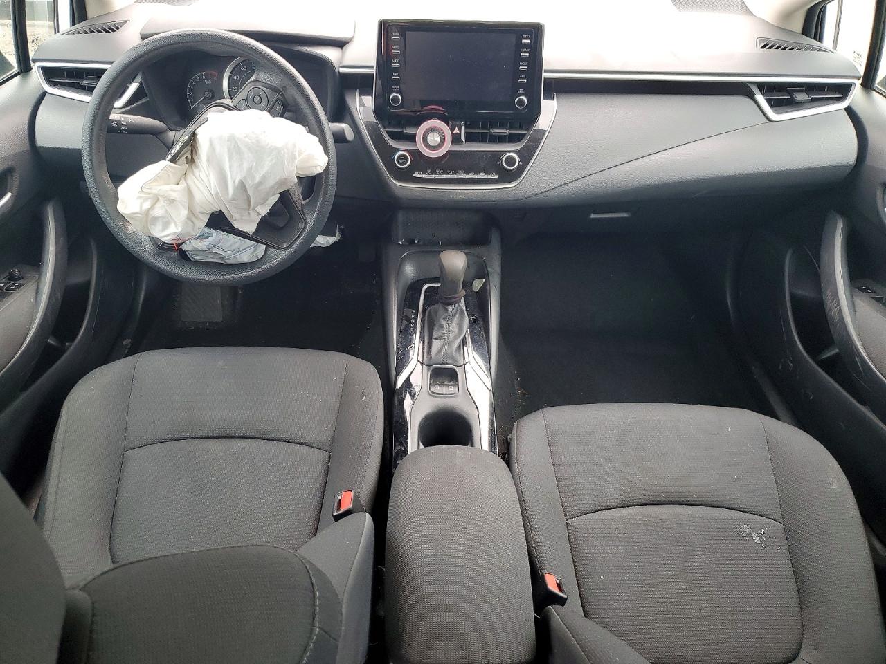 2020 Toyota Corolla Le White vin: 5YFEPRAE2LP120750