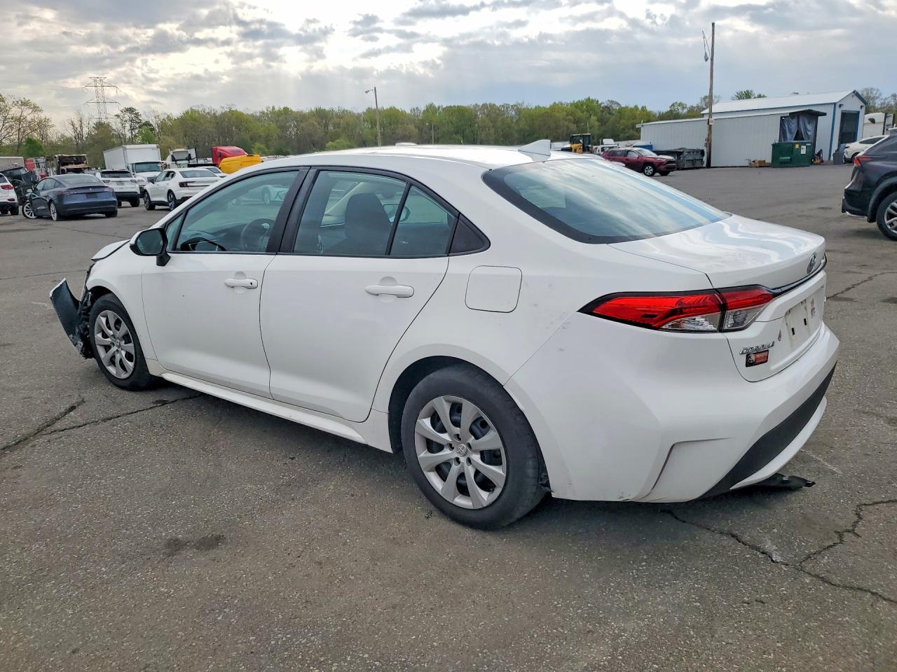 2020 Toyota Corolla Le White vin: 5YFEPRAE2LP120750