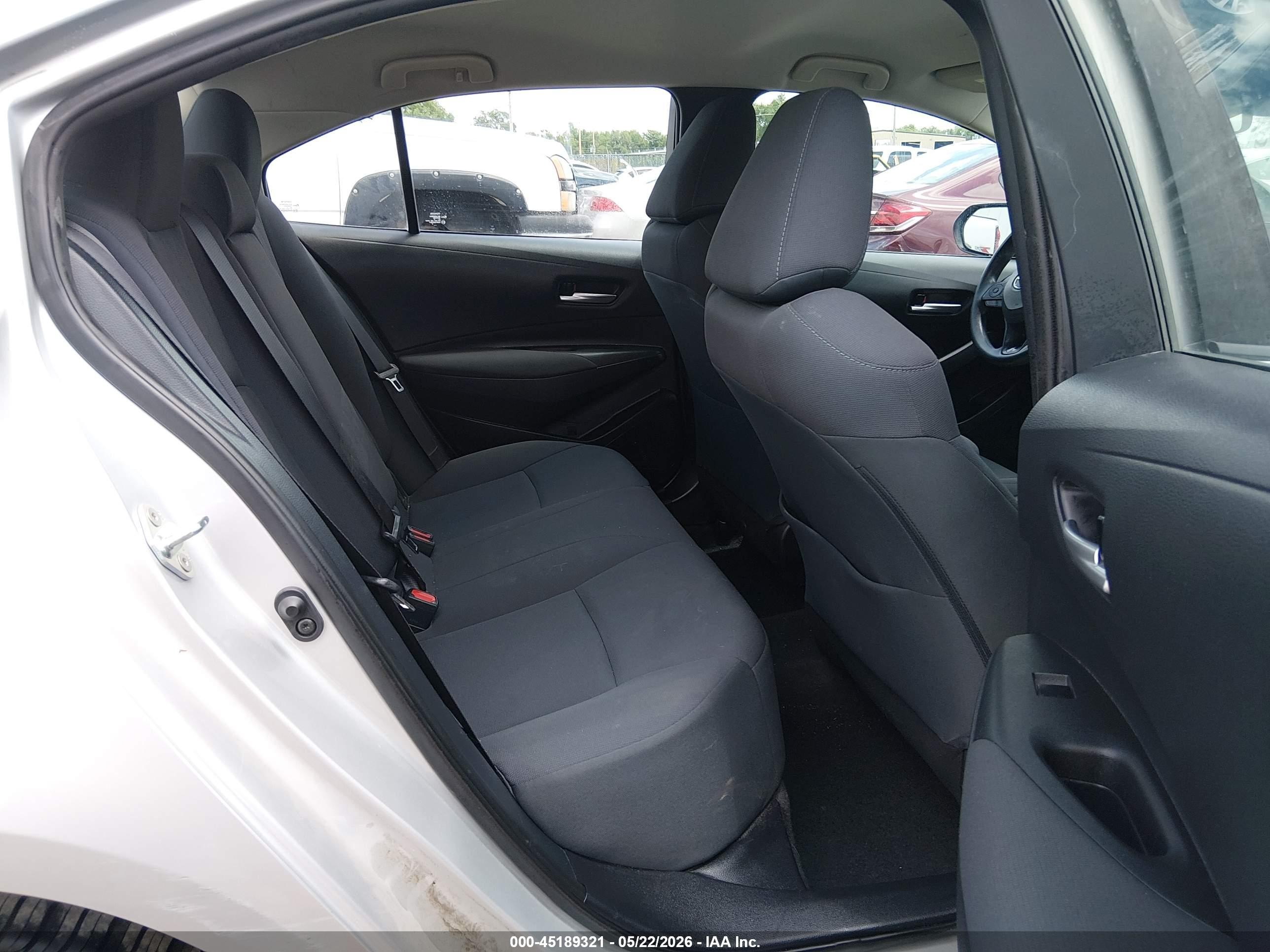 2020 Toyota Corolla Le Silver vin: 5YFEPRAE3LP059263