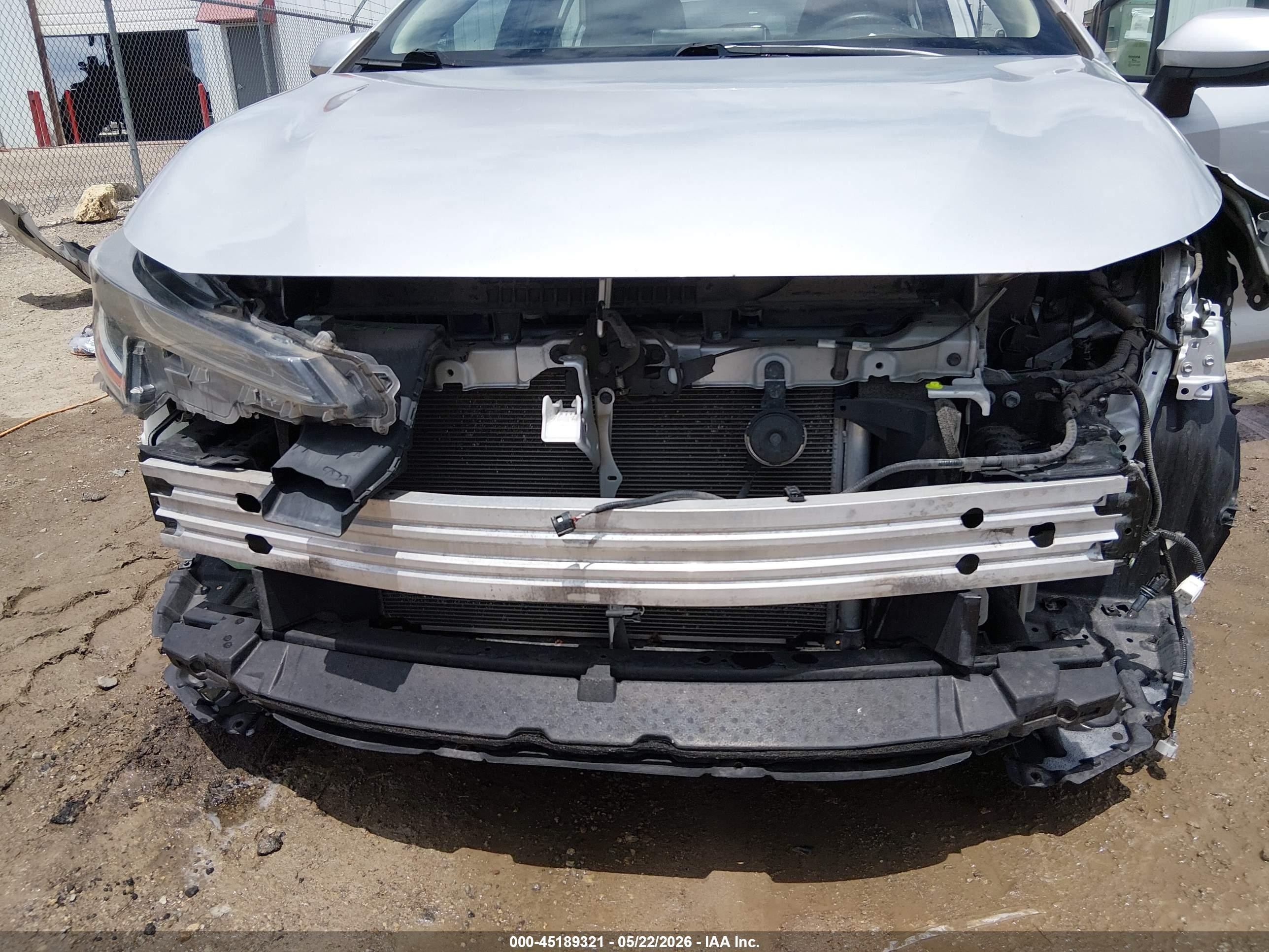 2020 Toyota Corolla Le Silver vin: 5YFEPRAE3LP059263