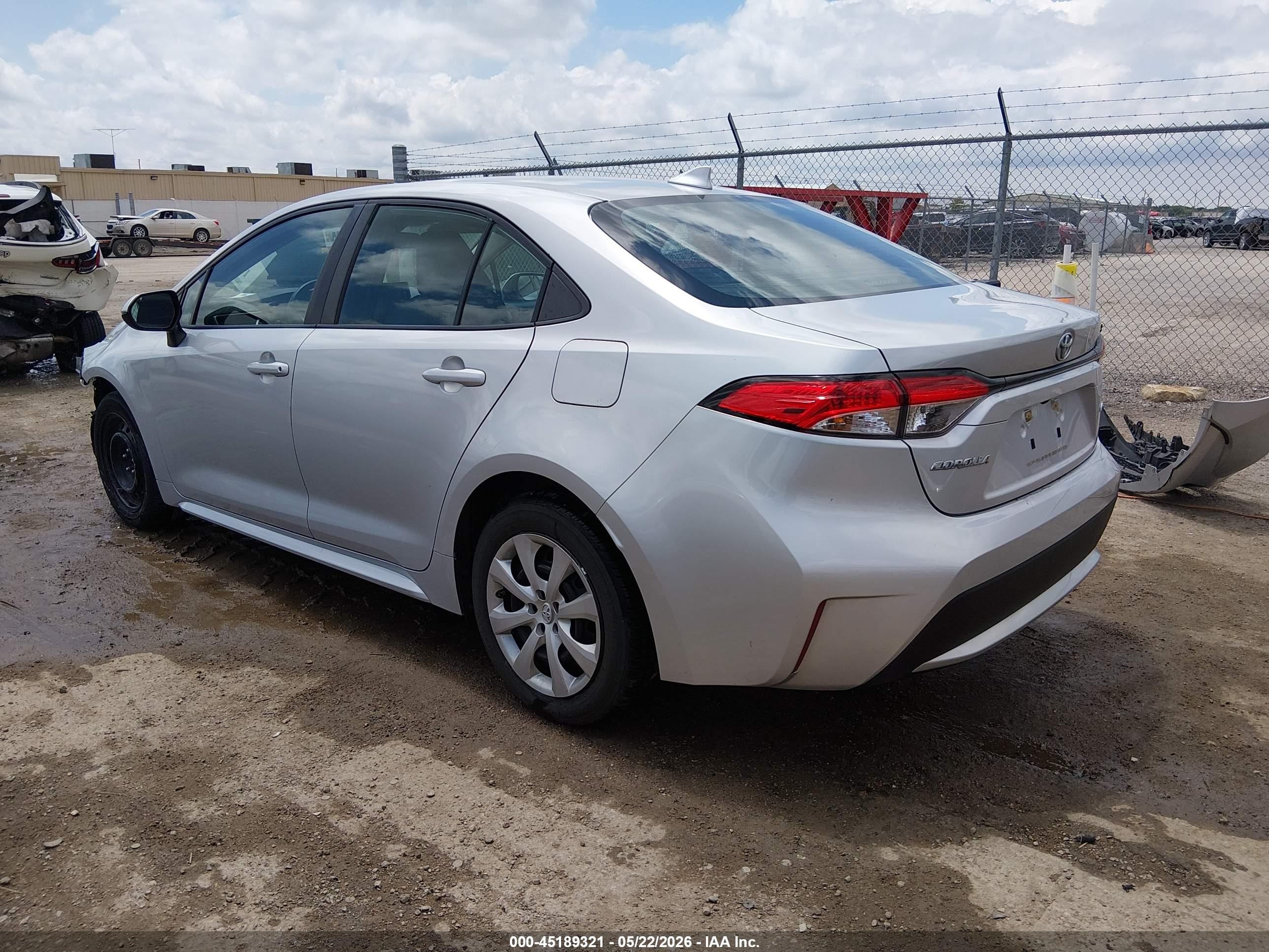 2020 Toyota Corolla Le Silver vin: 5YFEPRAE3LP059263
