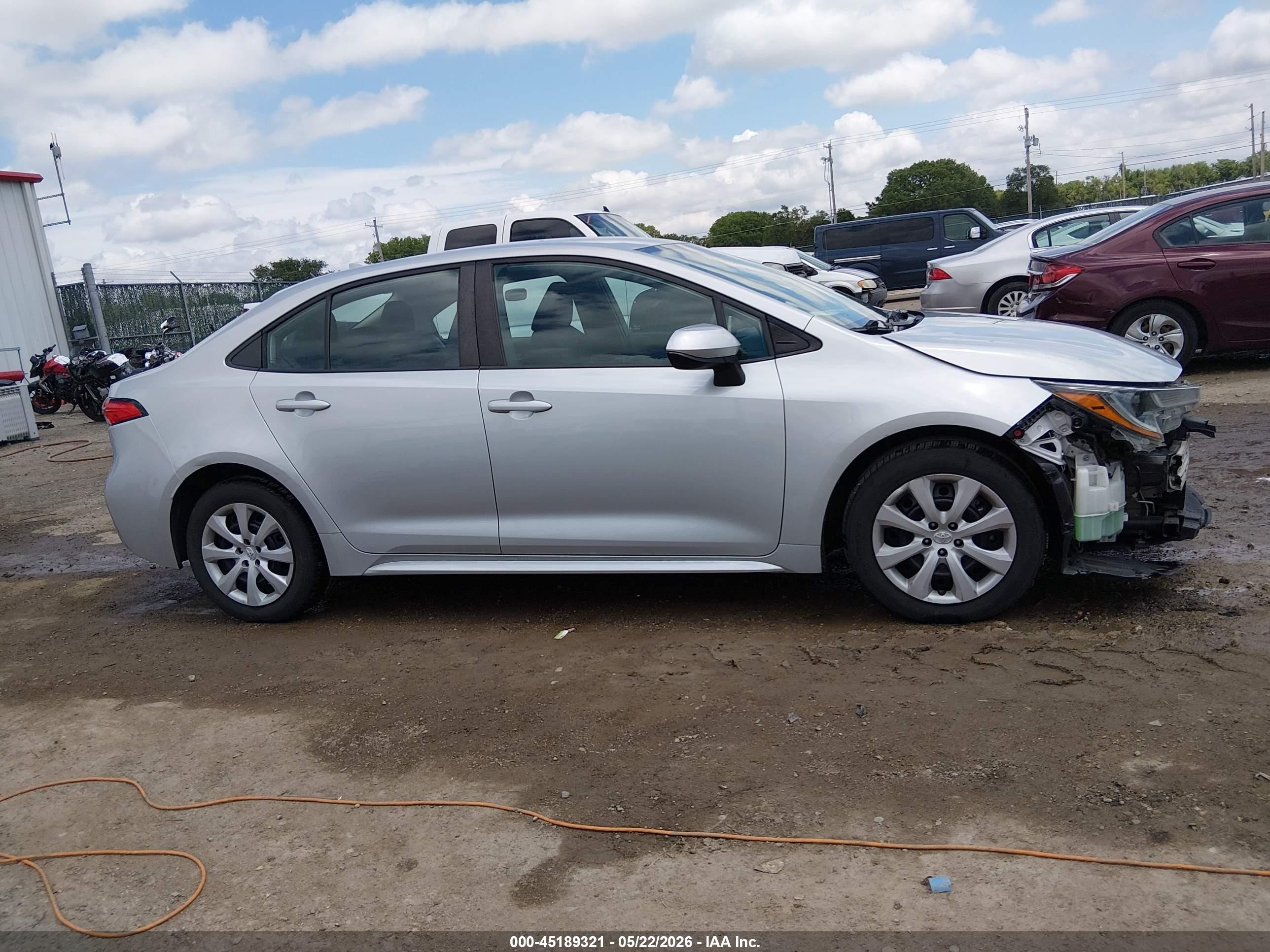 2020 Toyota Corolla Le Silver vin: 5YFEPRAE3LP059263