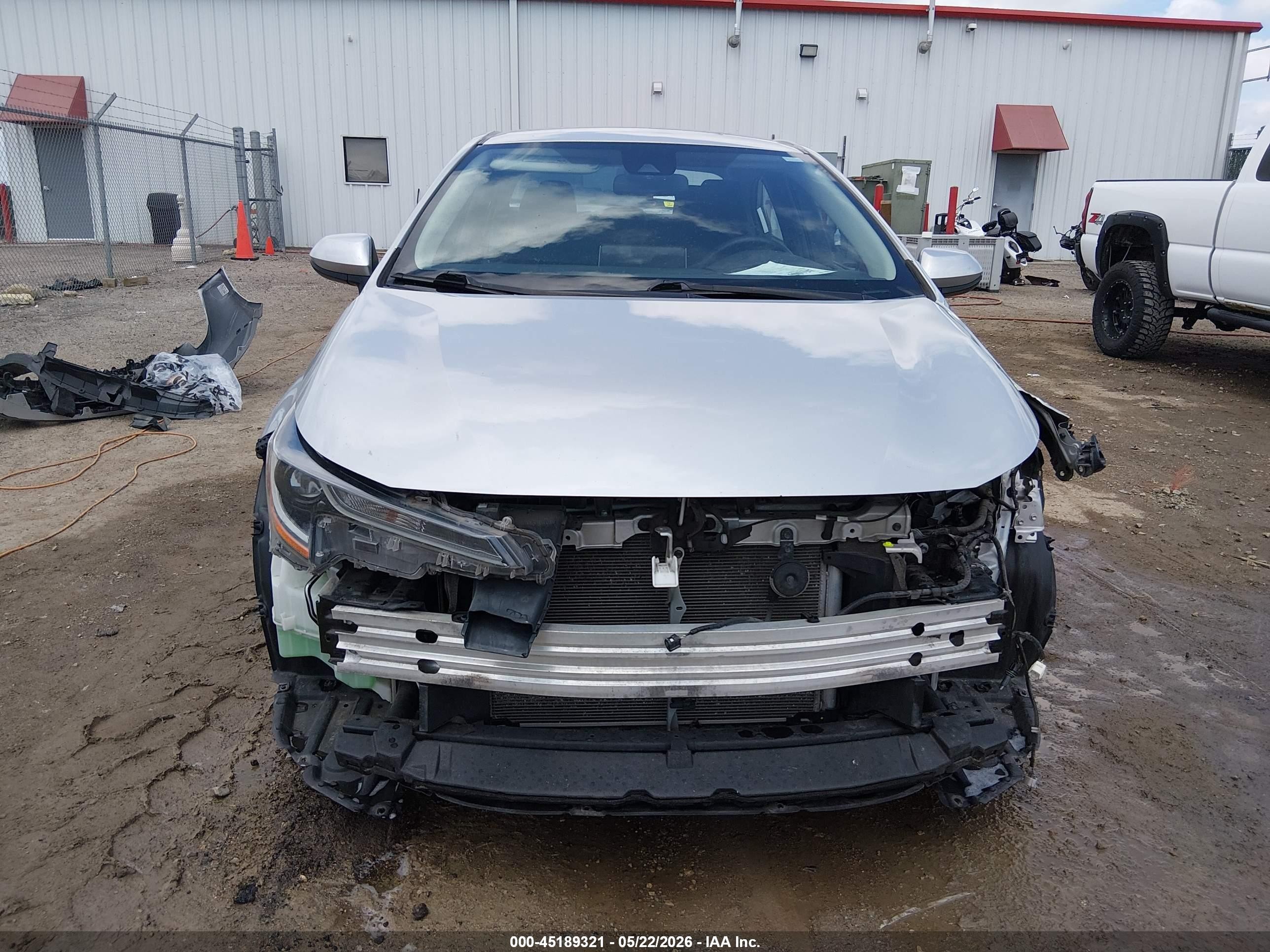 2020 Toyota Corolla Le Silver vin: 5YFEPRAE3LP059263